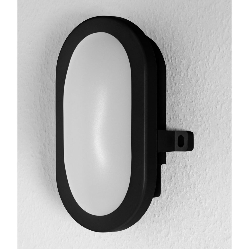 Montert LED utevegglampe Bulkhead svart plast 6W 4000K OSRAM utendørs