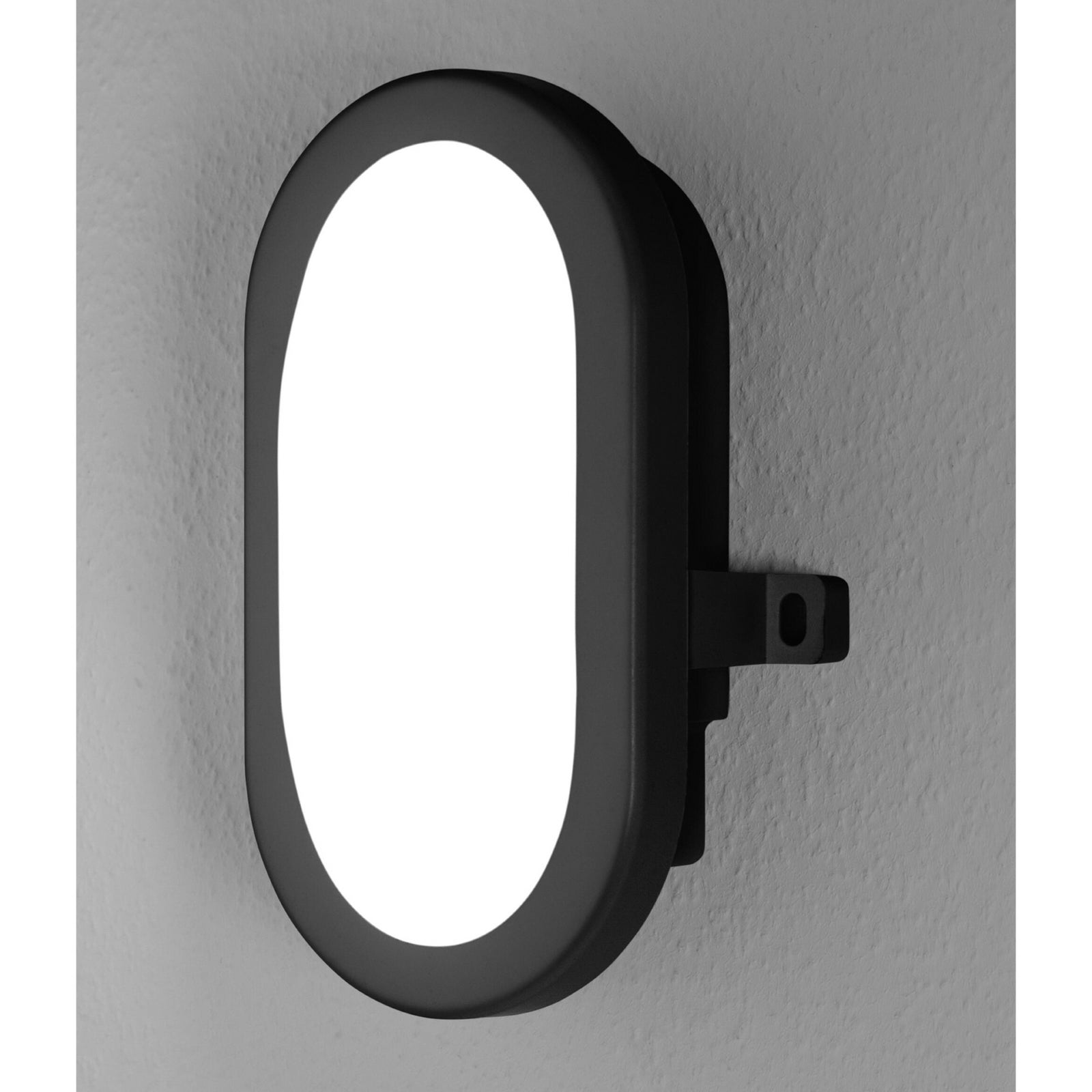 Nærbilde av LED utevegglampe Bulkhead svart plast 6W 4000K OSRAM lyskilde
