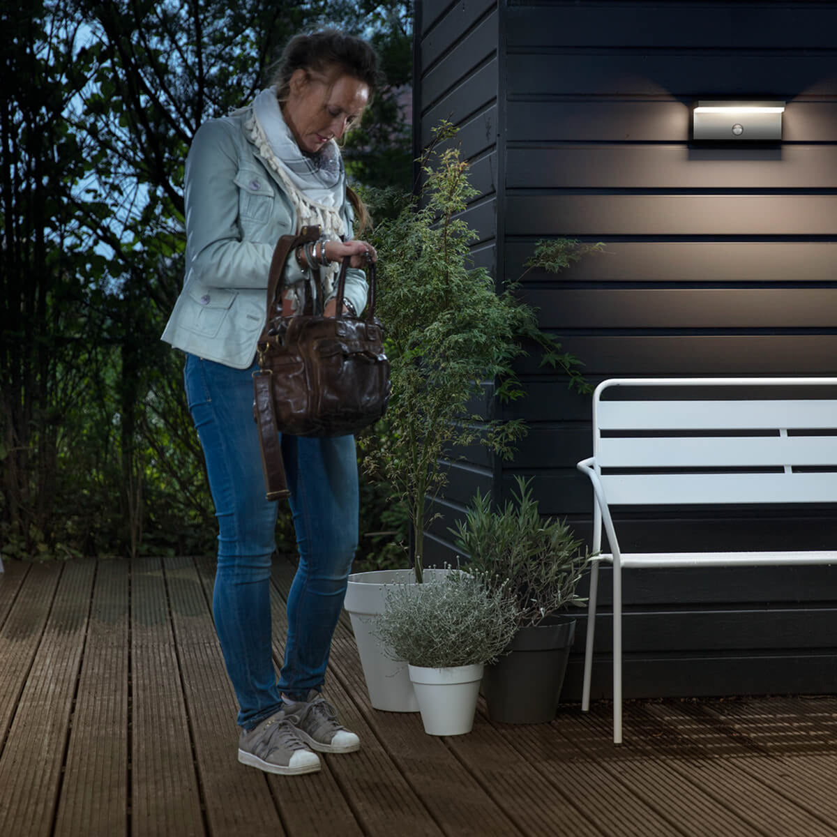 LED utevegglampe Bustan med bevegelsessensor antrasitt bakside