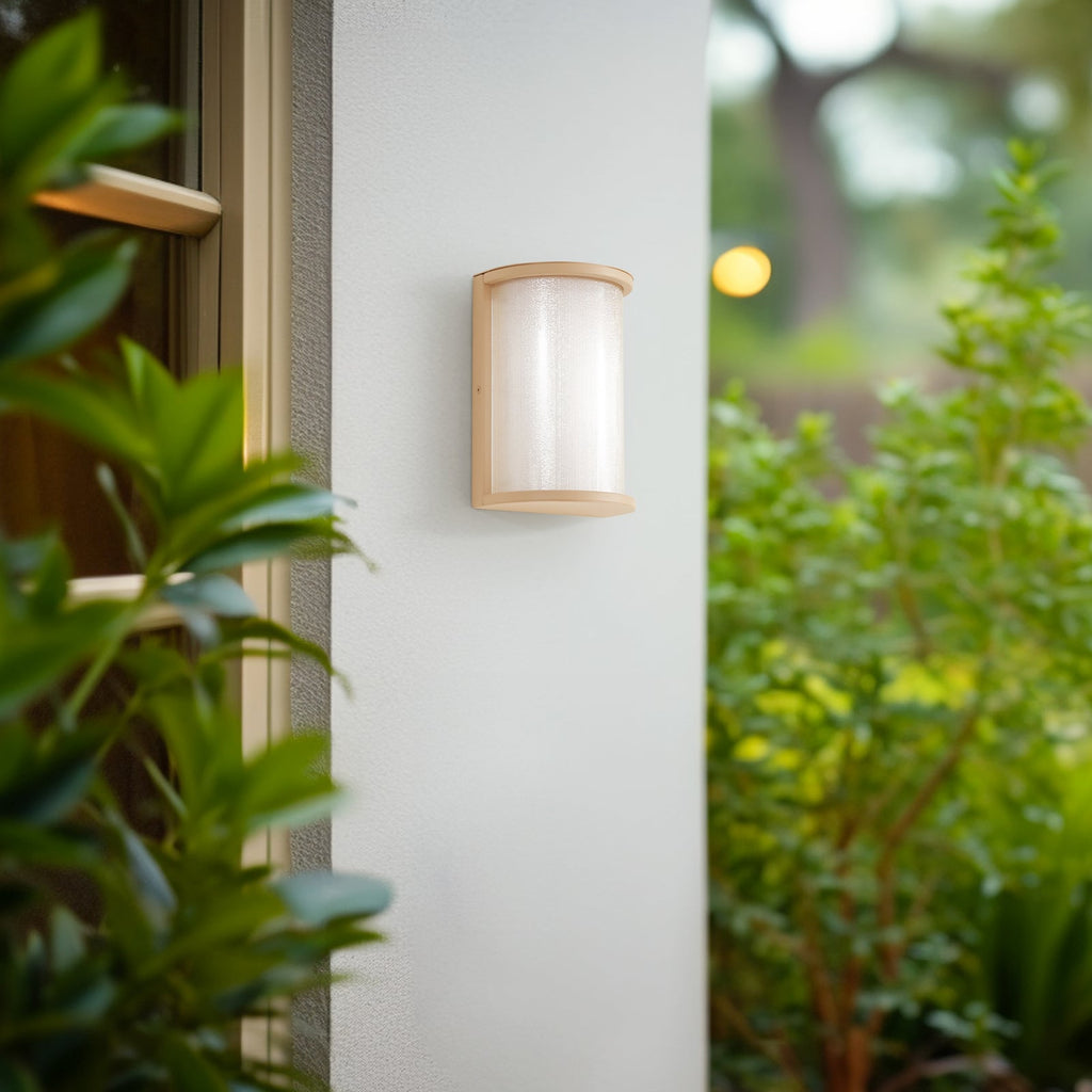 Detalj av LED utevegglampe Calvik beige riflet rustfritt stål IP44