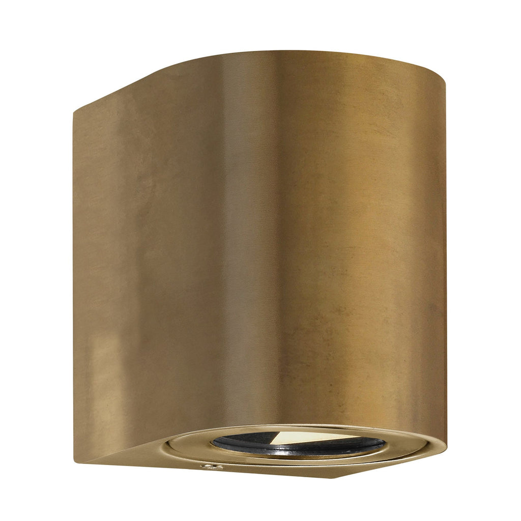 LED utevegglampe Canto 2 messing lysmønster på vegg