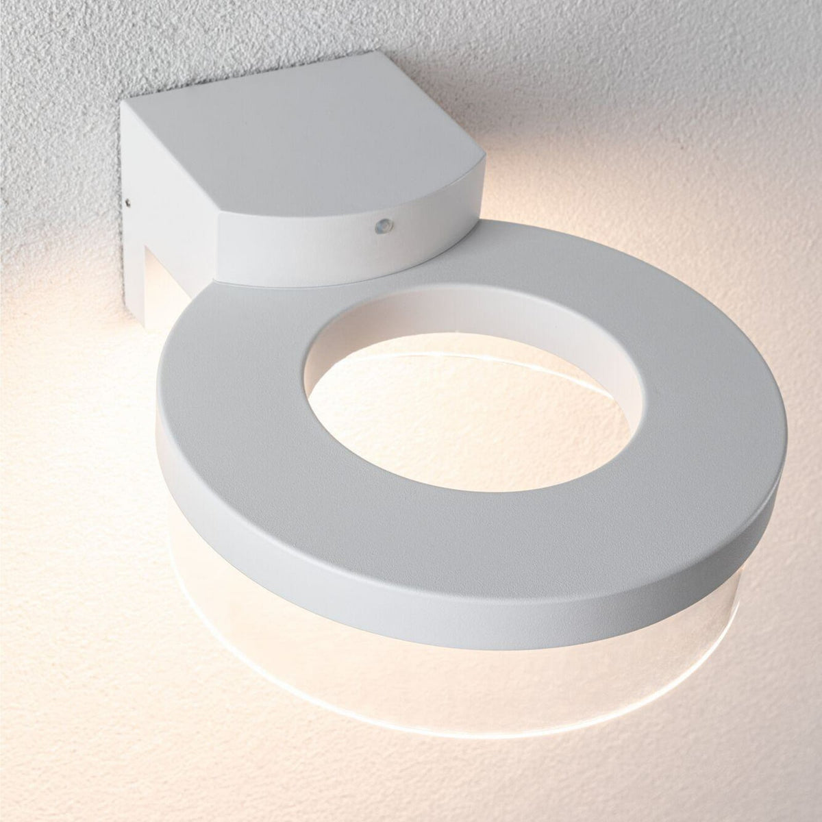 Montert LED utevegglampe Capera med IP44 beskyttelse