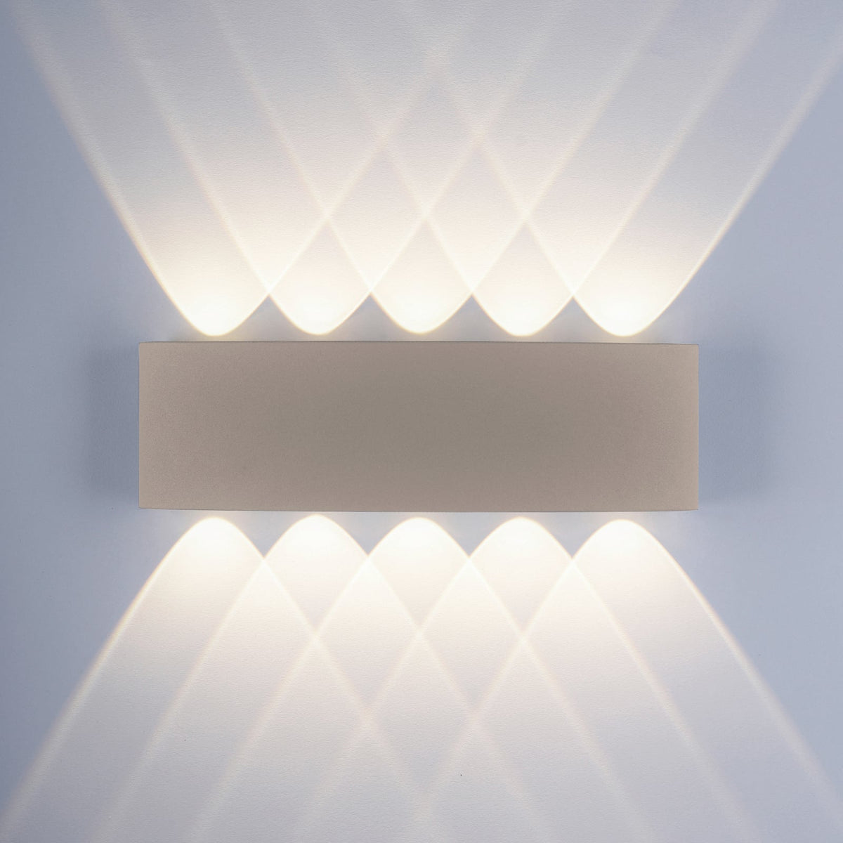LED utevegglampe Carlo opp/ned sand 27 cm IP54 detalj av lyskilde