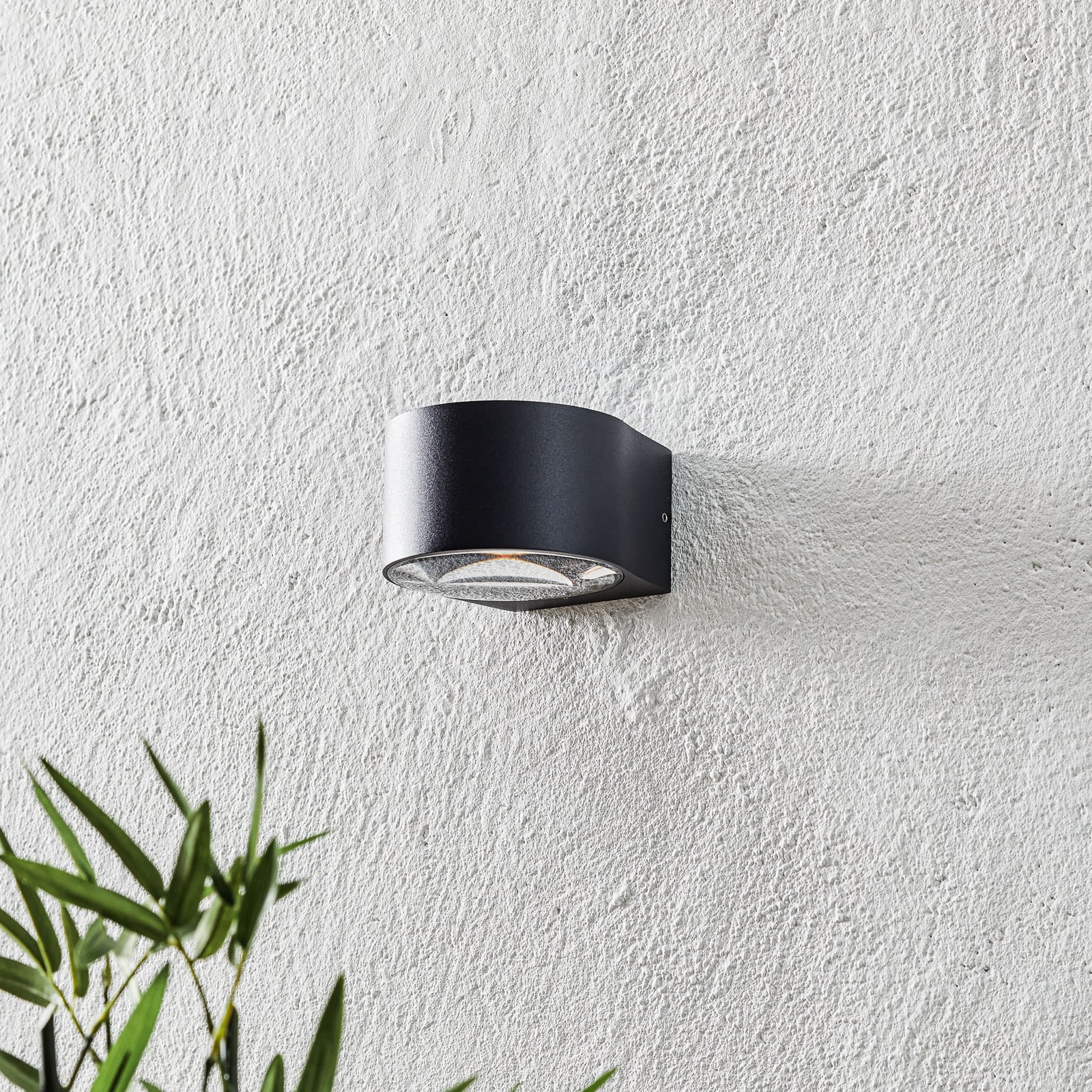 Nærbilde av LED utevegglampe CMD 9029 opp/ned aluminium IP65