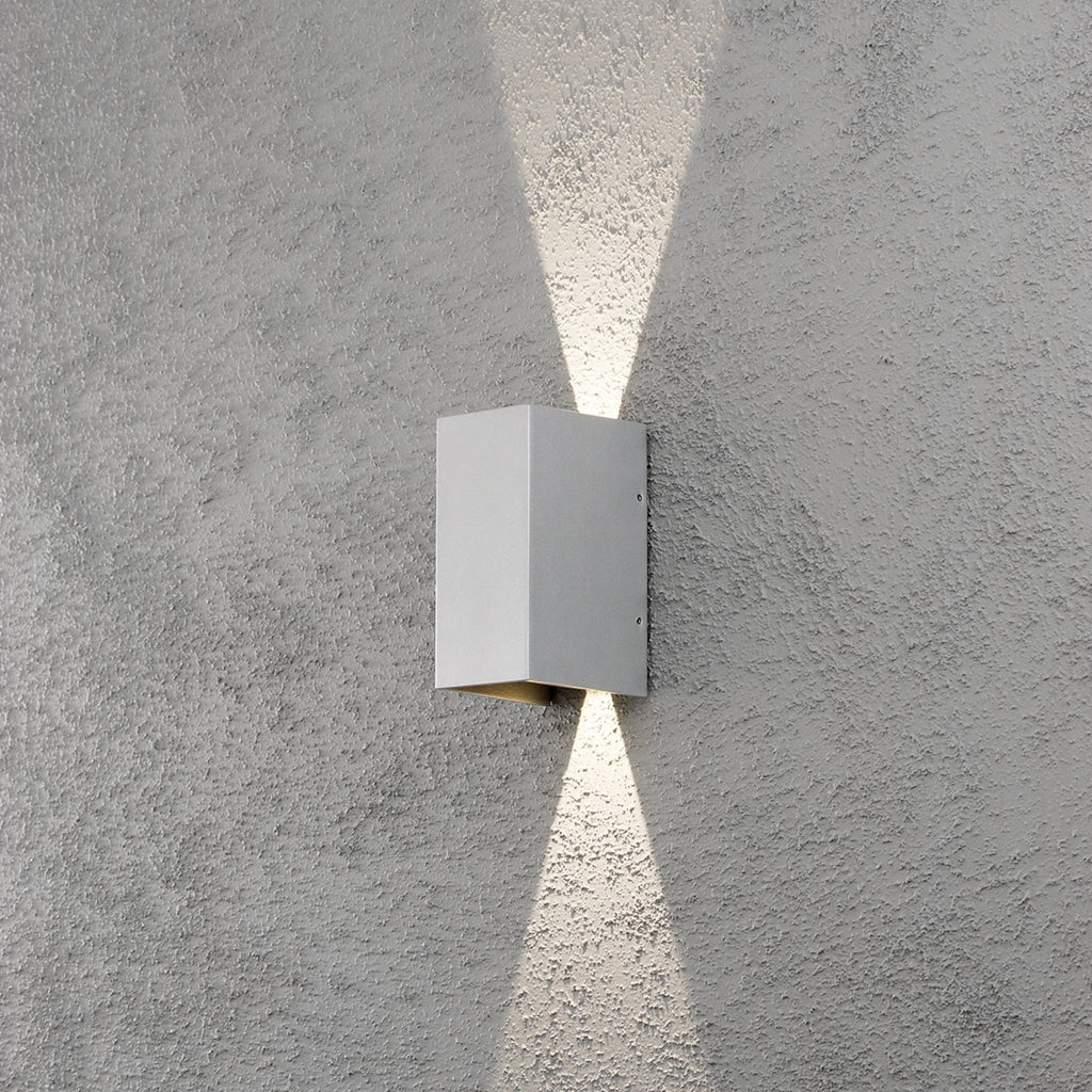 Montert LED utevegglampe Cremona opp og ned grå 8 cm IP54