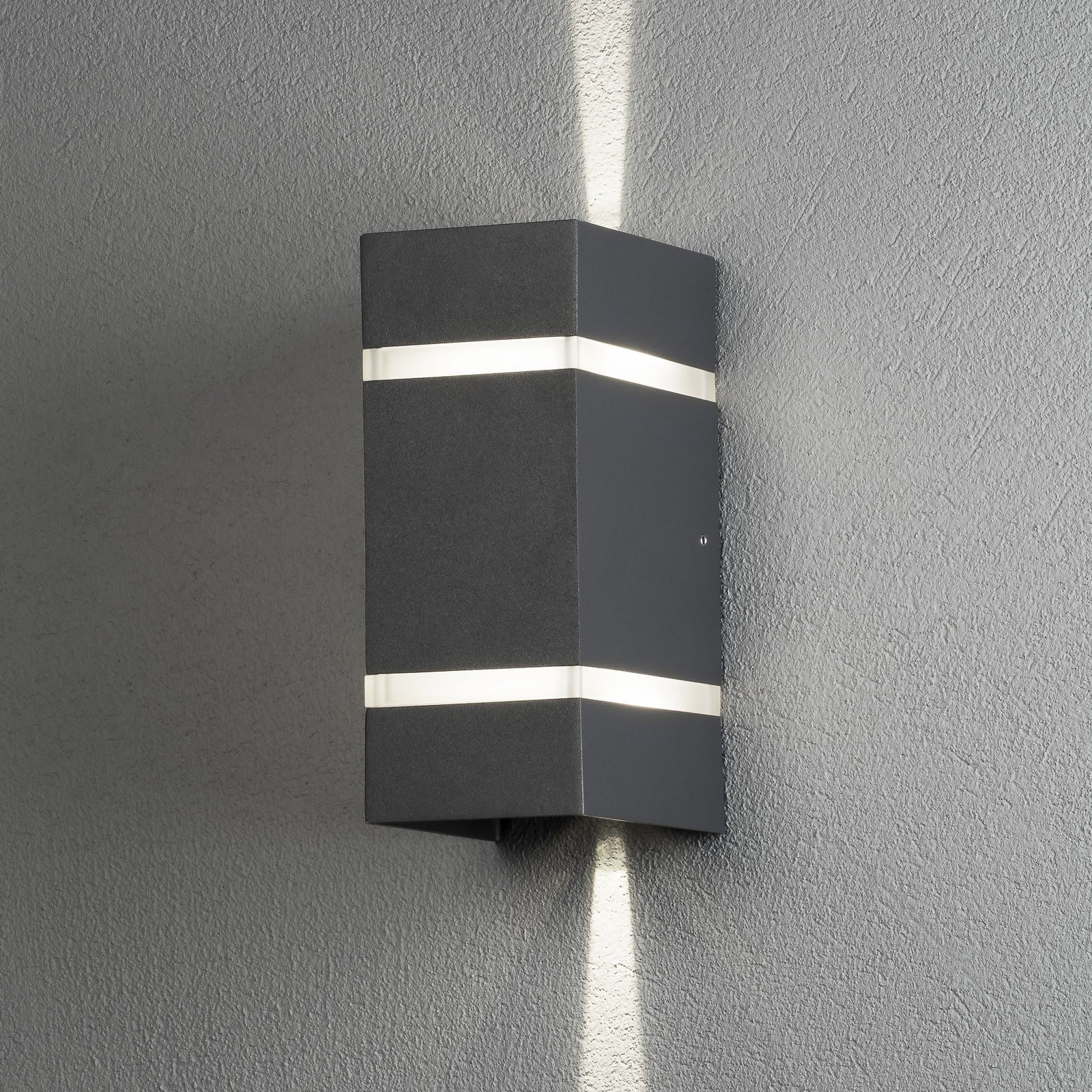 LED utevegglampe Cremona opp og ned antrasitt 19,5 cm detalj