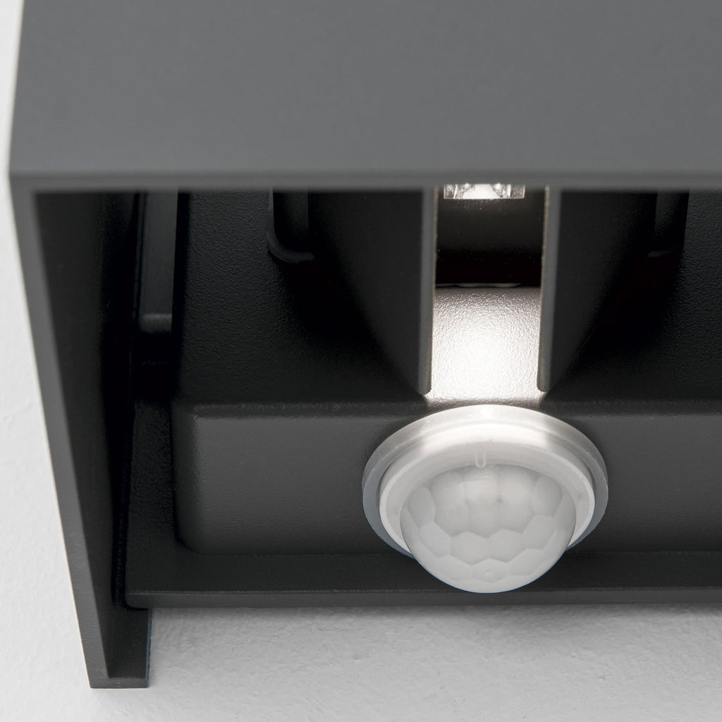 LED utevegglampe Cube-S opp/ned antrasitt med sensor IP54 - ORION med opp/nedlys