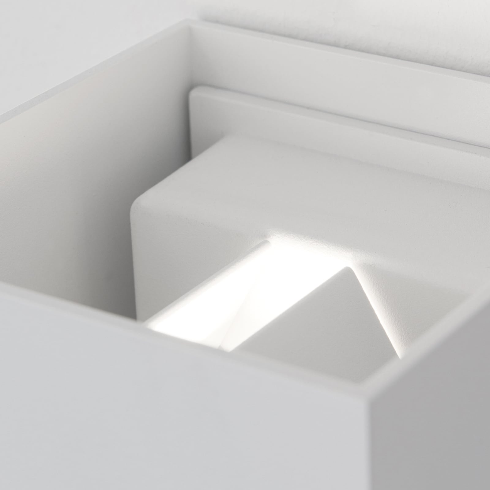 LED utevegglampe Cube-S opp/ned med bevegelsessensor hvit IP54 sidebilde