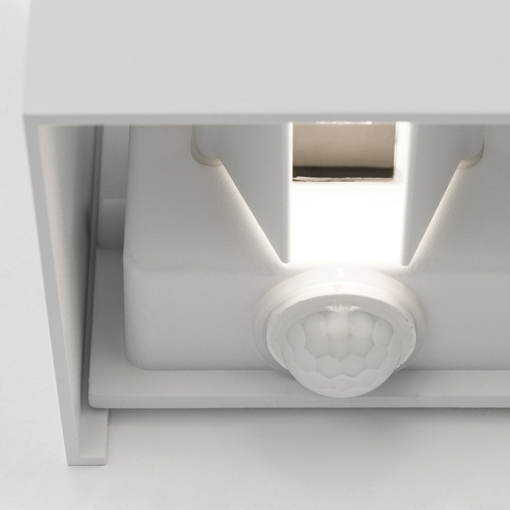 LED utevegglampe Cube-S opp/ned med bevegelsessensor hvit IP54 lyser opp og ned