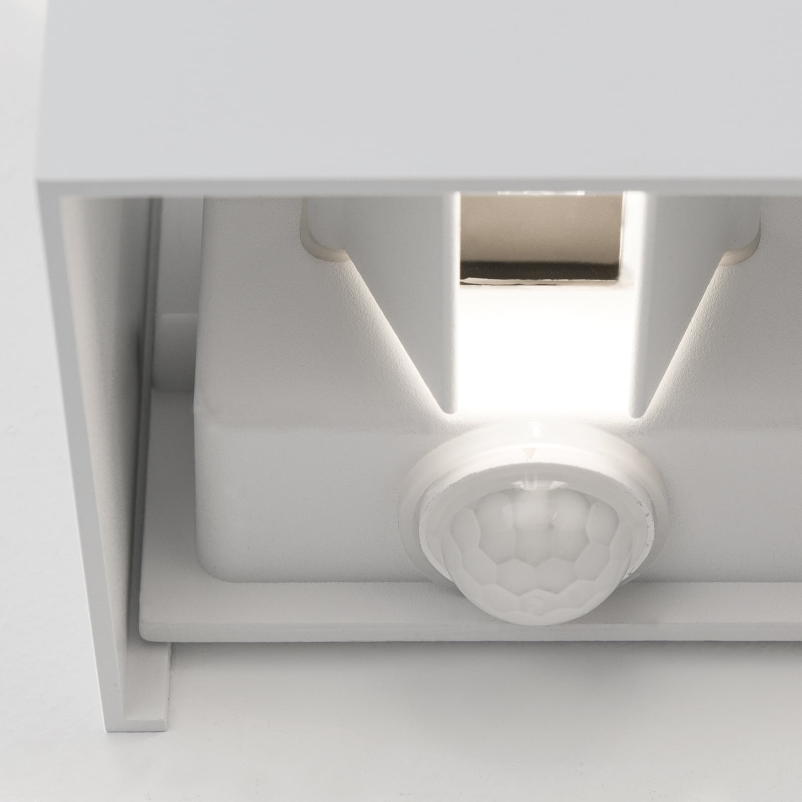 LED utevegglampe Cube-S opp/ned med bevegelsessensor hvit IP54 lyser opp og ned