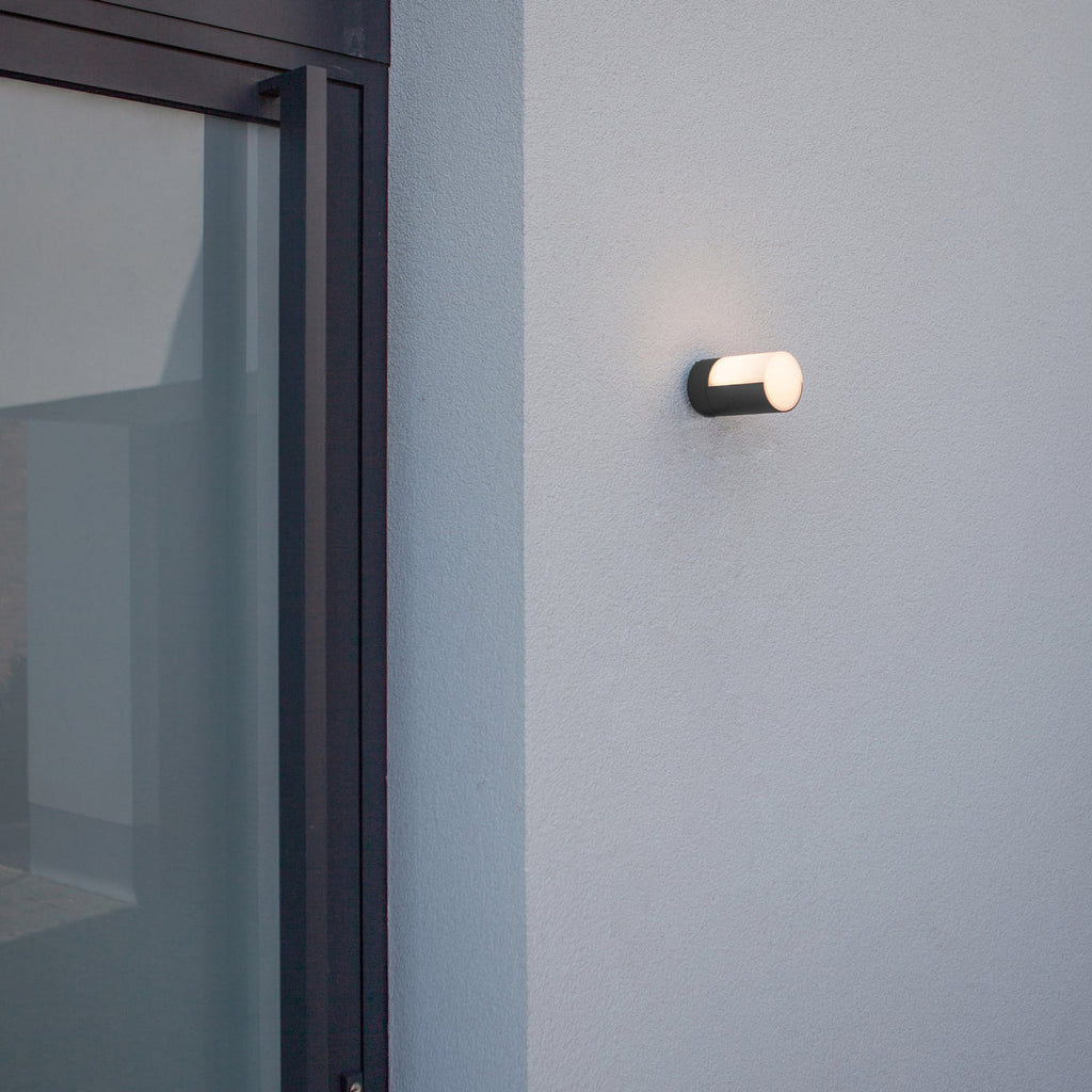LED utevegglampe Cyra sylindrisk matt svart bakside