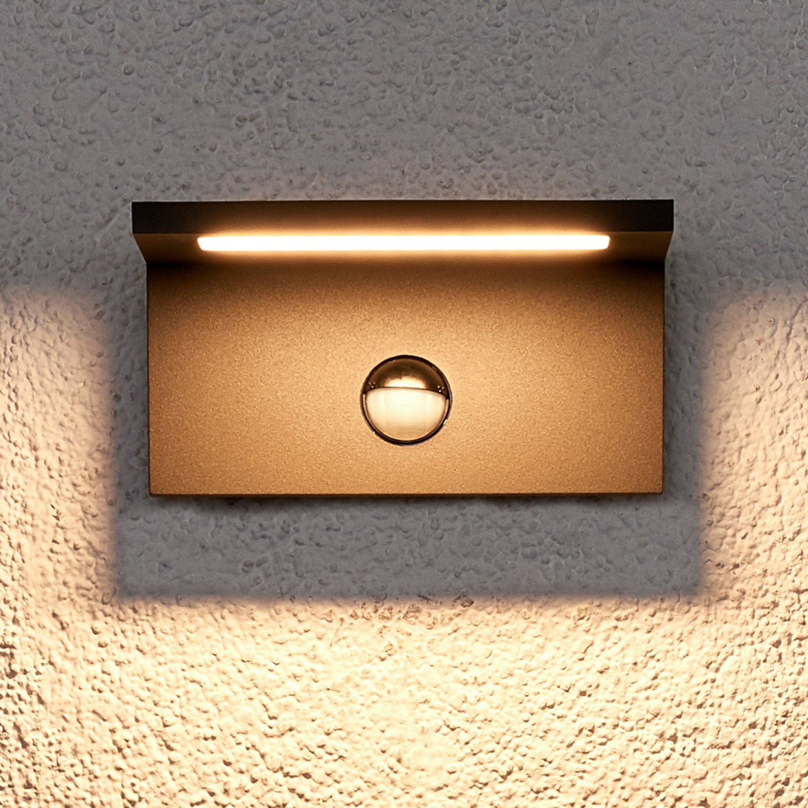 Montert LED utevegglampe Darina med bevegelsessensor grafitt