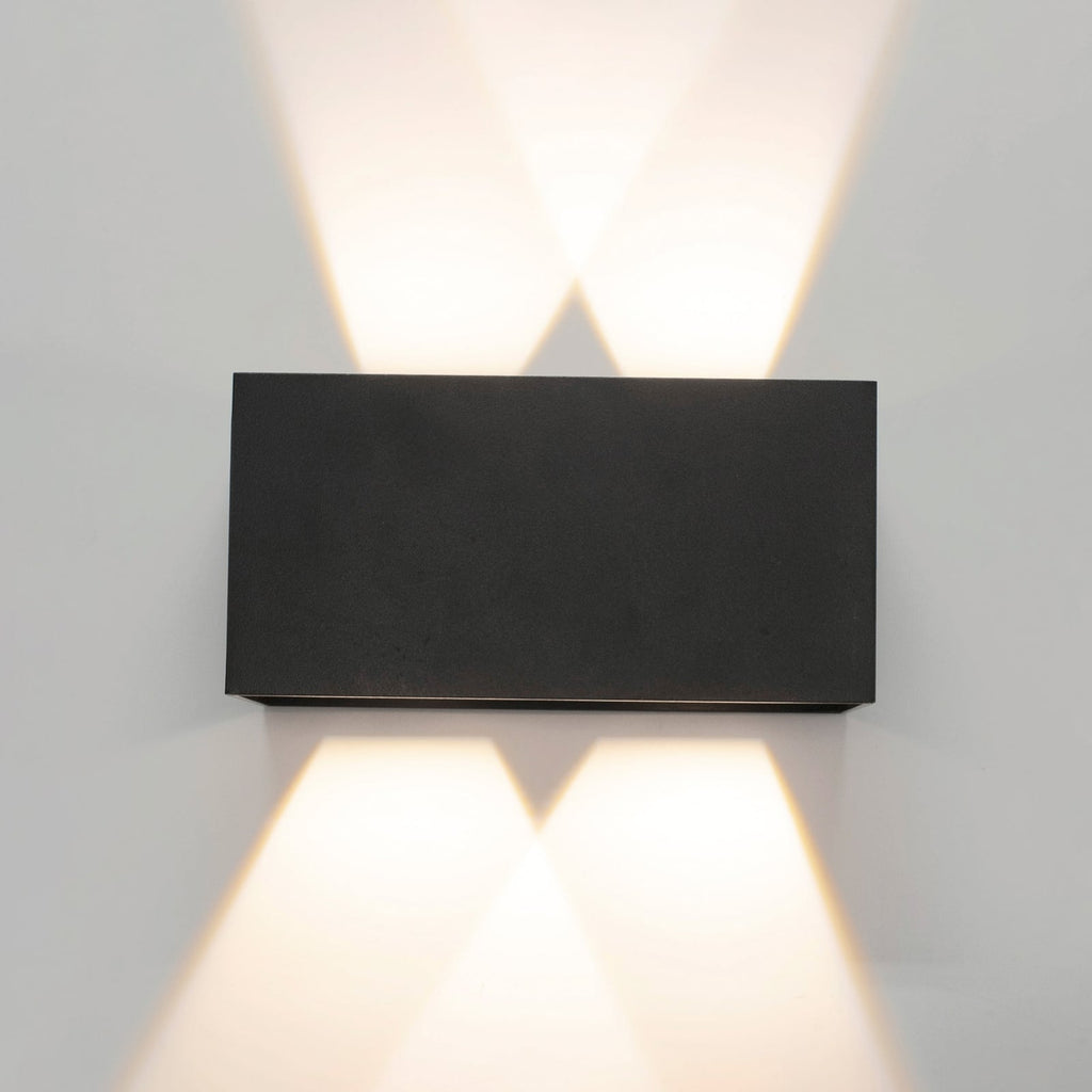 LED utevegglampe Davos double dimbar antrasitt IP54 nærbilde av aluminiumskonstruksjon
