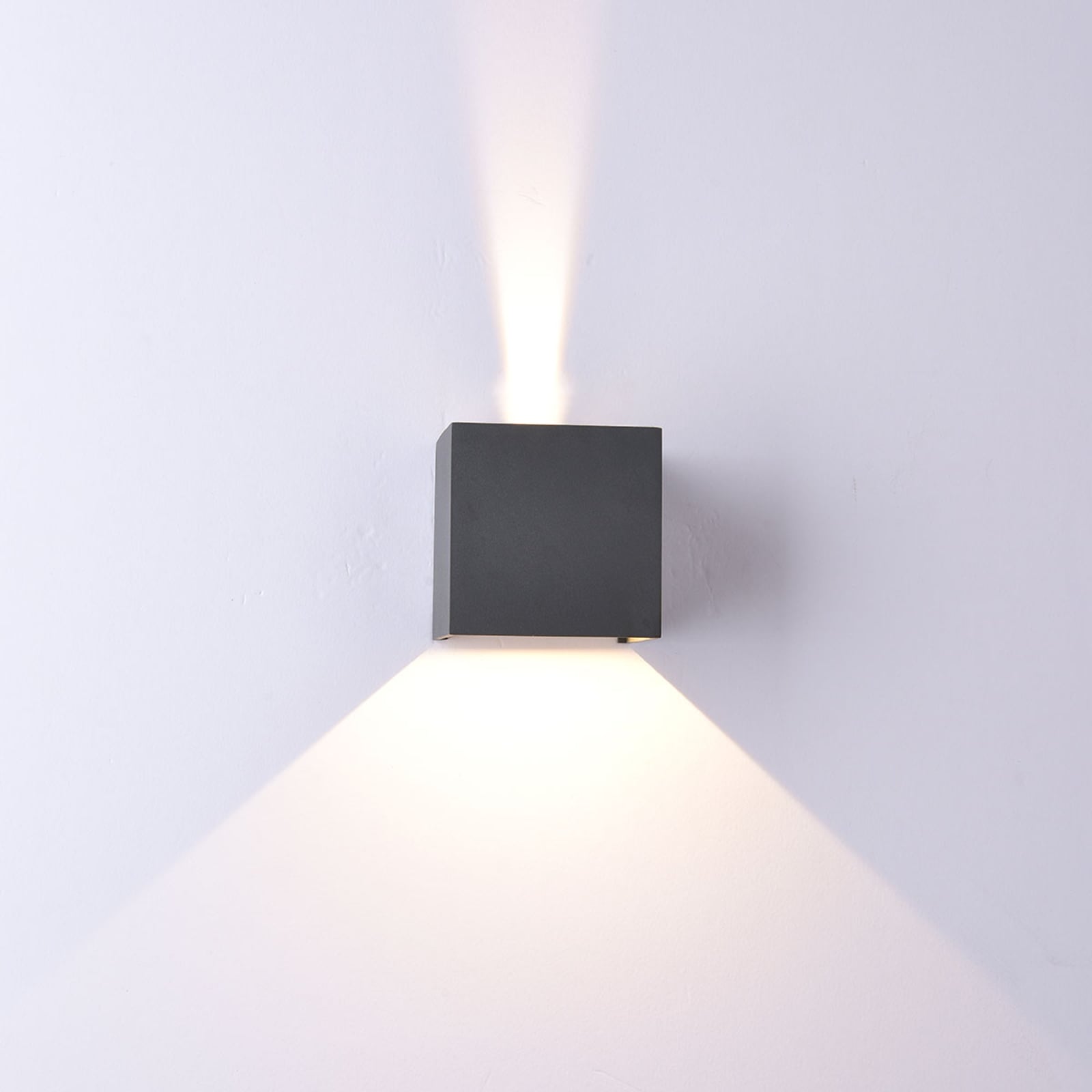 LED utevegglampe Davos firkantet aluminium detalj