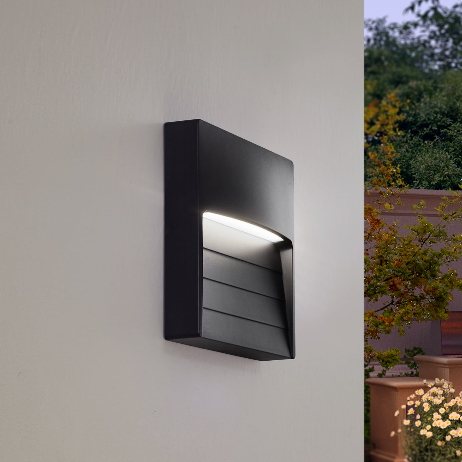 LED utevegglampe Elissa svart CCT IP65 20 cm forfra