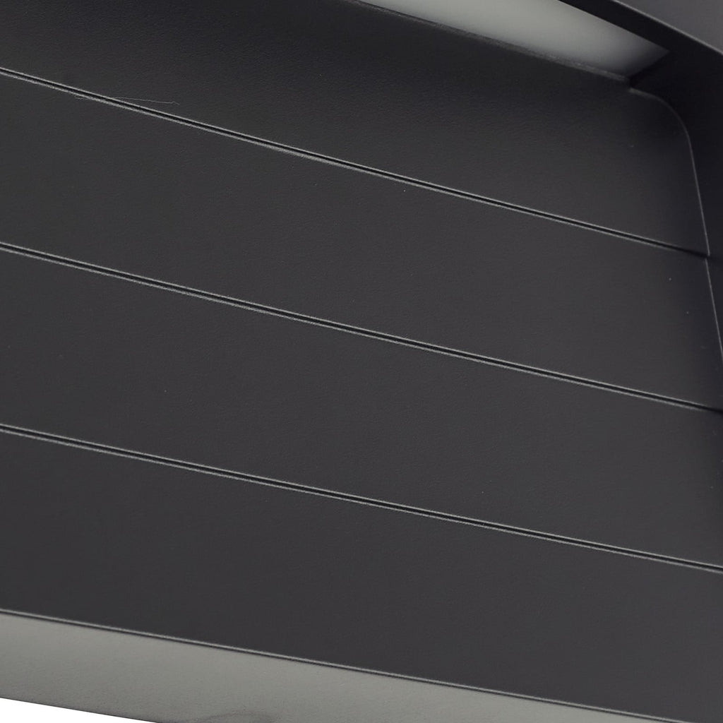 LED utevegglampe Elissa svart CCT IP65 20 cm med lys på
