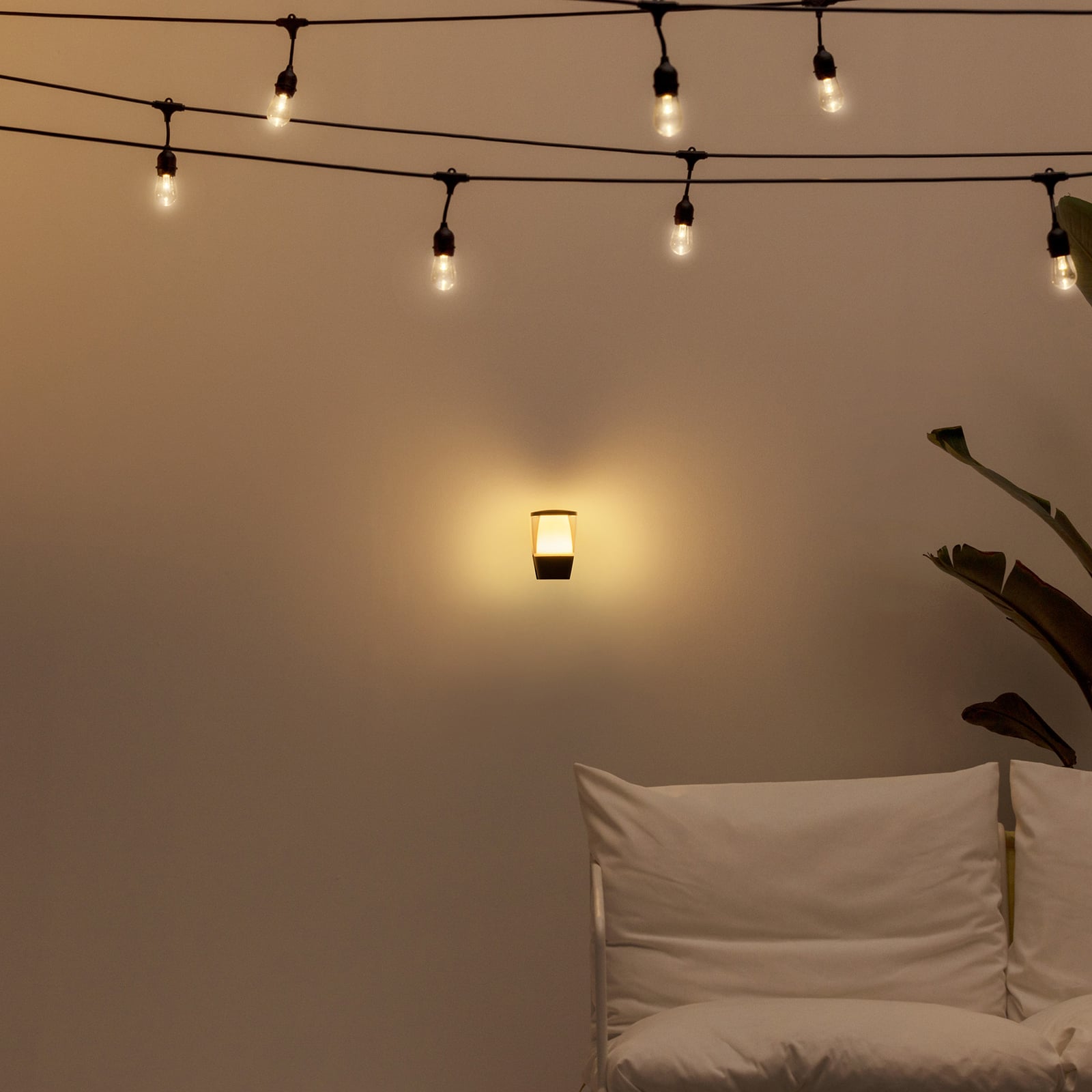 Detalj av LED utevegglampe Elpas RGBW dimbar svart IP44