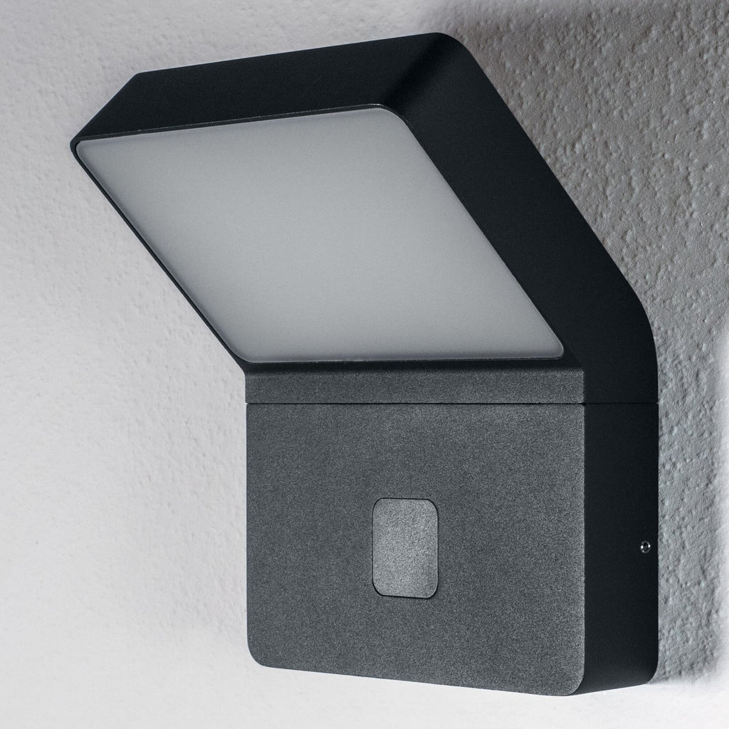 Detaljbilde av bevegelsessensoren på LED utevegglampe ENDURA STYLE WIDE