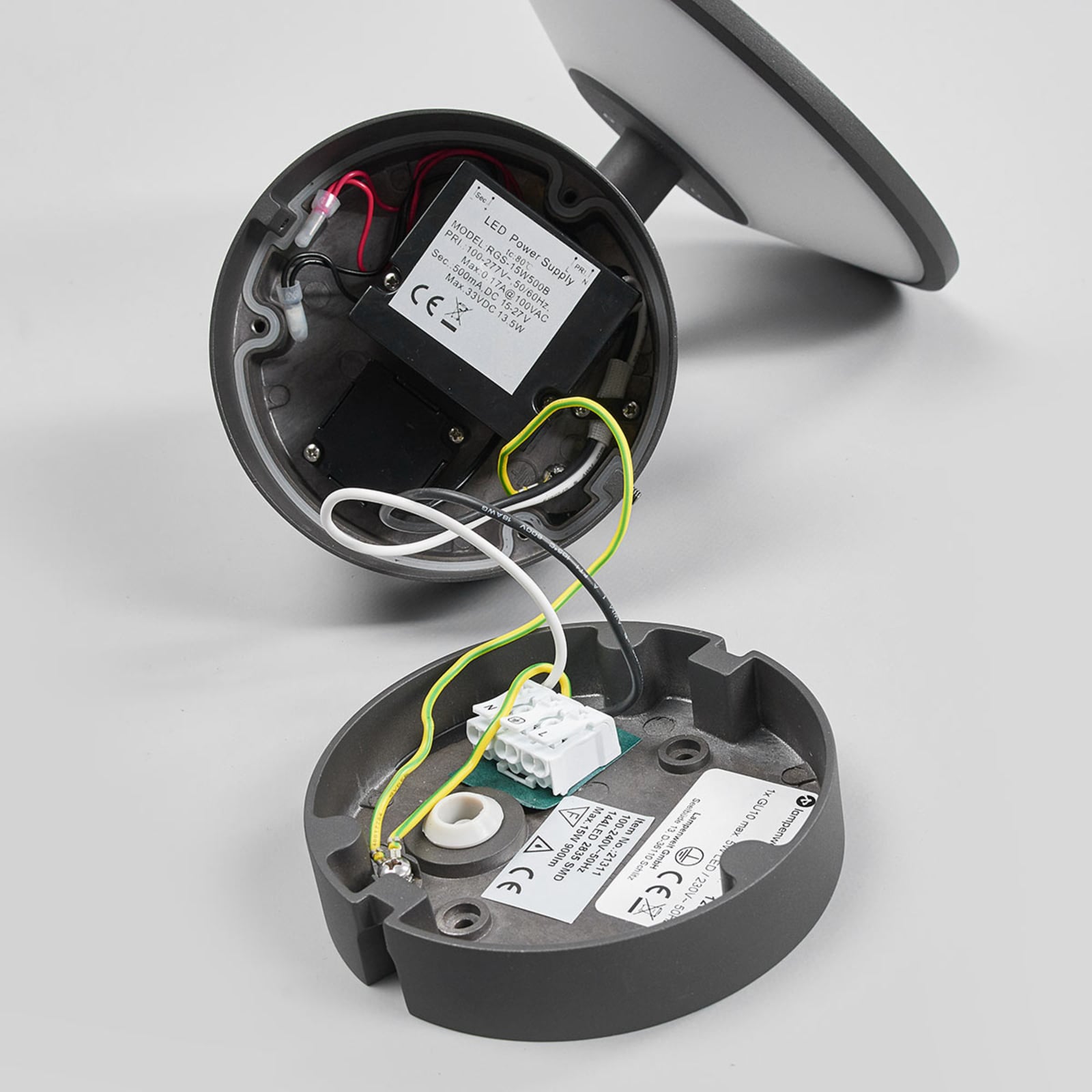 LED utevegglampe Fenia med bevegelsessensor antrasitt installasjon