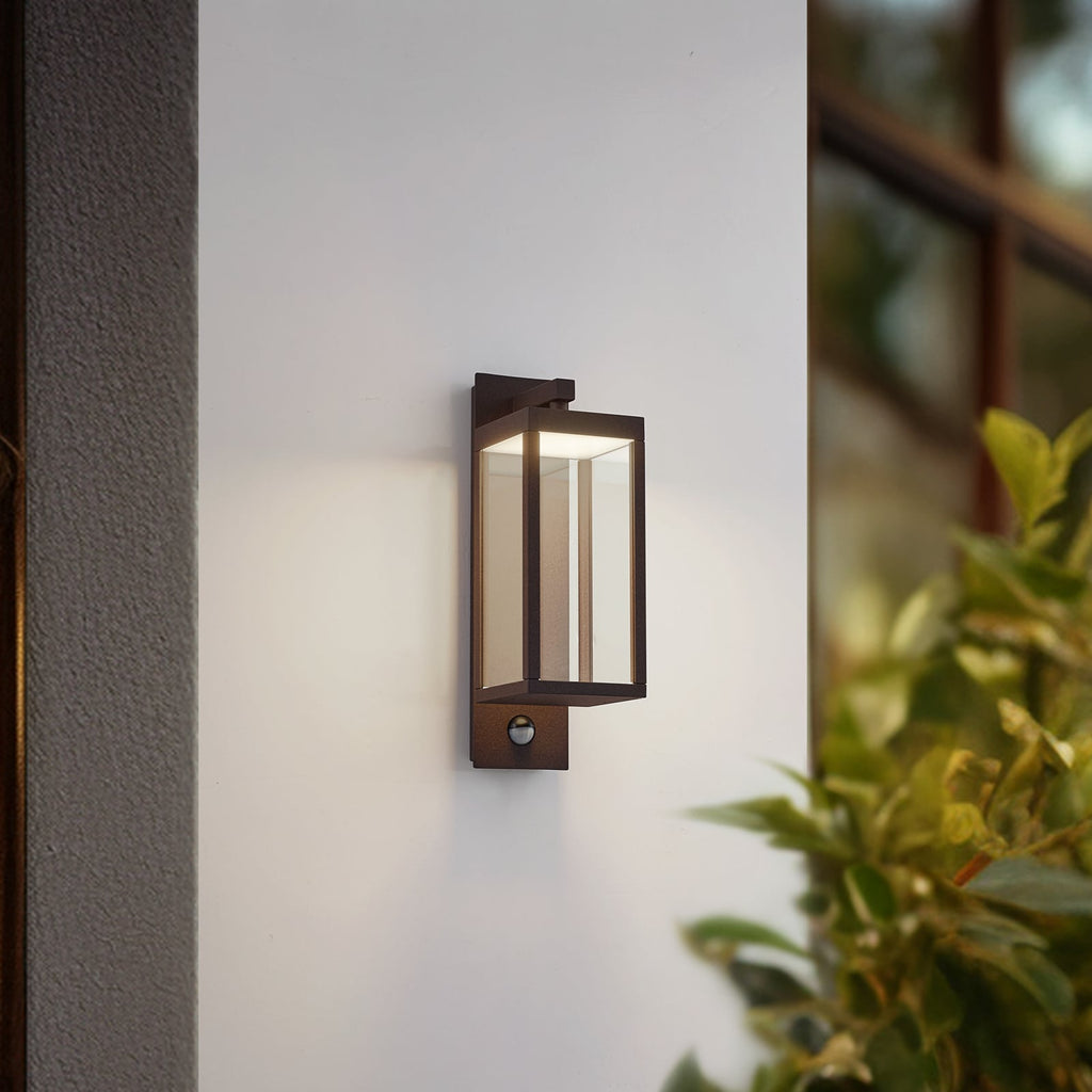 LED utevegglampe Ferdinand med bevegelsessensor rustfarget bakside