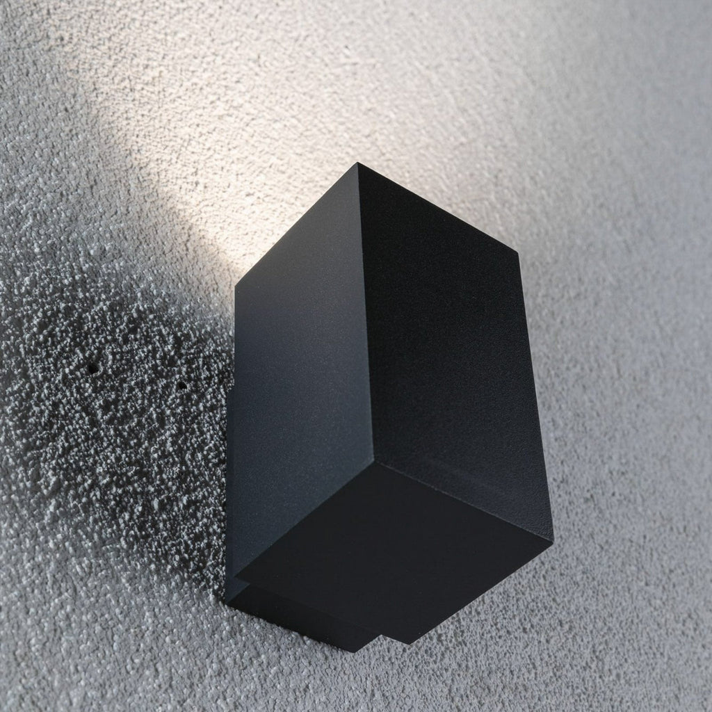 LED utevegglampe Flame aluminium antrasitt nærbilde av overflate
