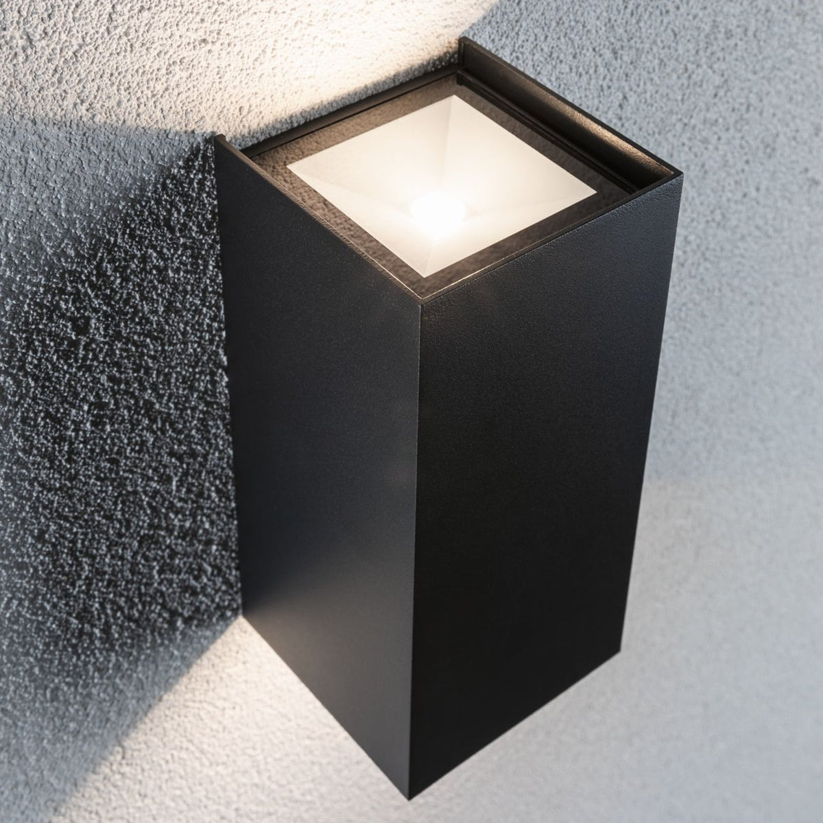 Nærbilde av LED utevegglampe Flame opp og ned antrasitt 22 cm Paulmann