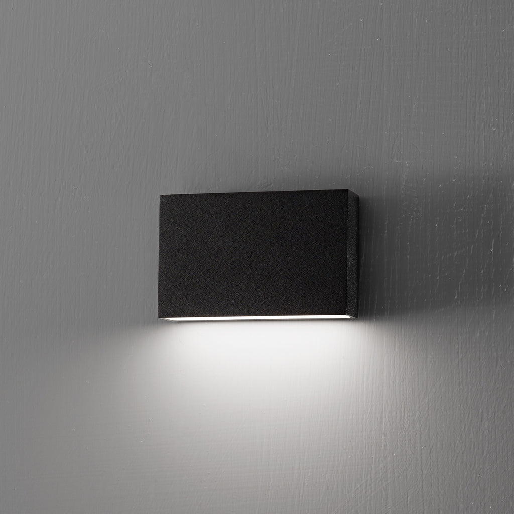 LED utevegglampe Flatbox svart aluminium 11x7 cm IP54 montert
