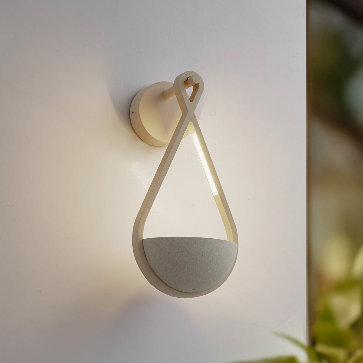 LED utevegglampe Florka betong med blomsterampel IP54 forfra