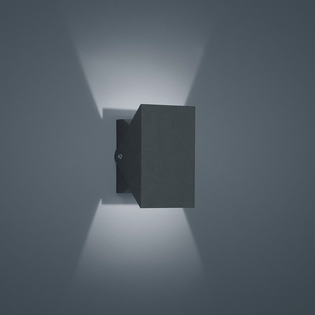 Detalj av blende på LED utevegglampe Free grafitt