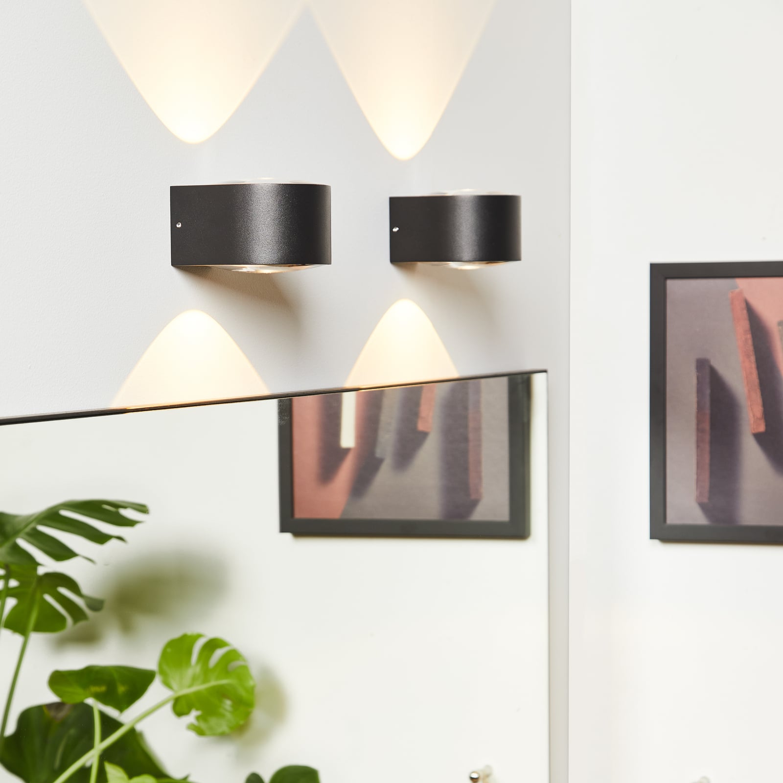 LED utevegglampe Frey aluminium svart IP65 med opplyst vegg
