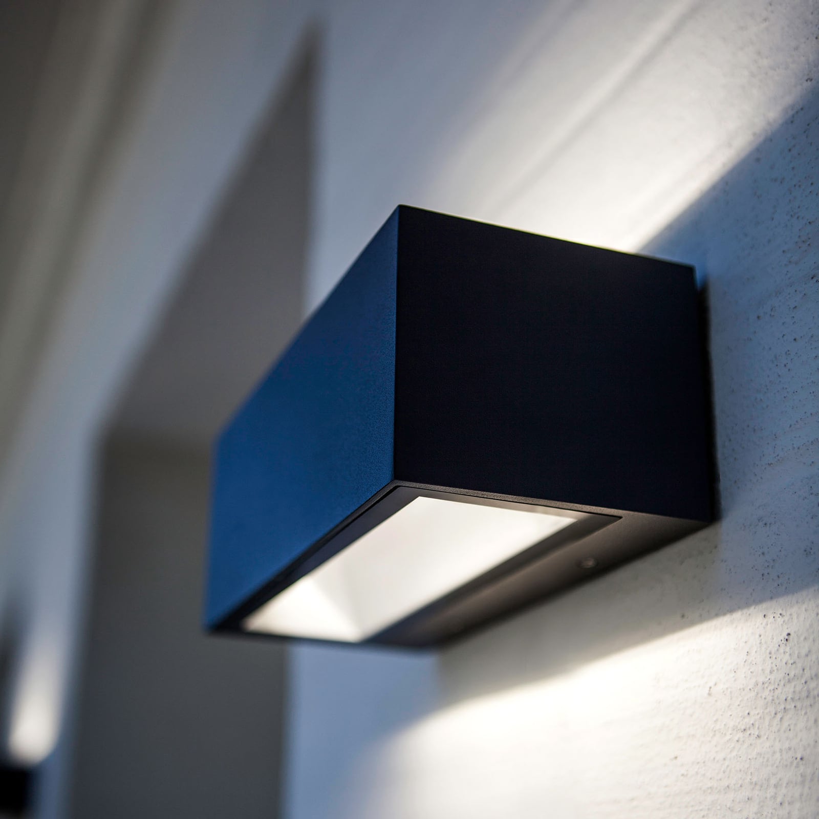 LED utevegglampe Gemini opp/ned 22 cm 3000K svart IP54 front