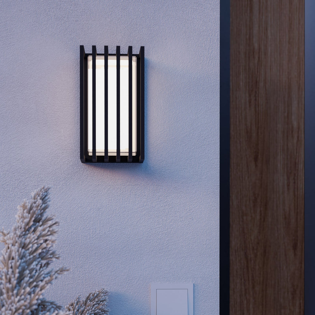 Baksiden av LED utevegglampe Genovese med bevegelsessensor svart IP65