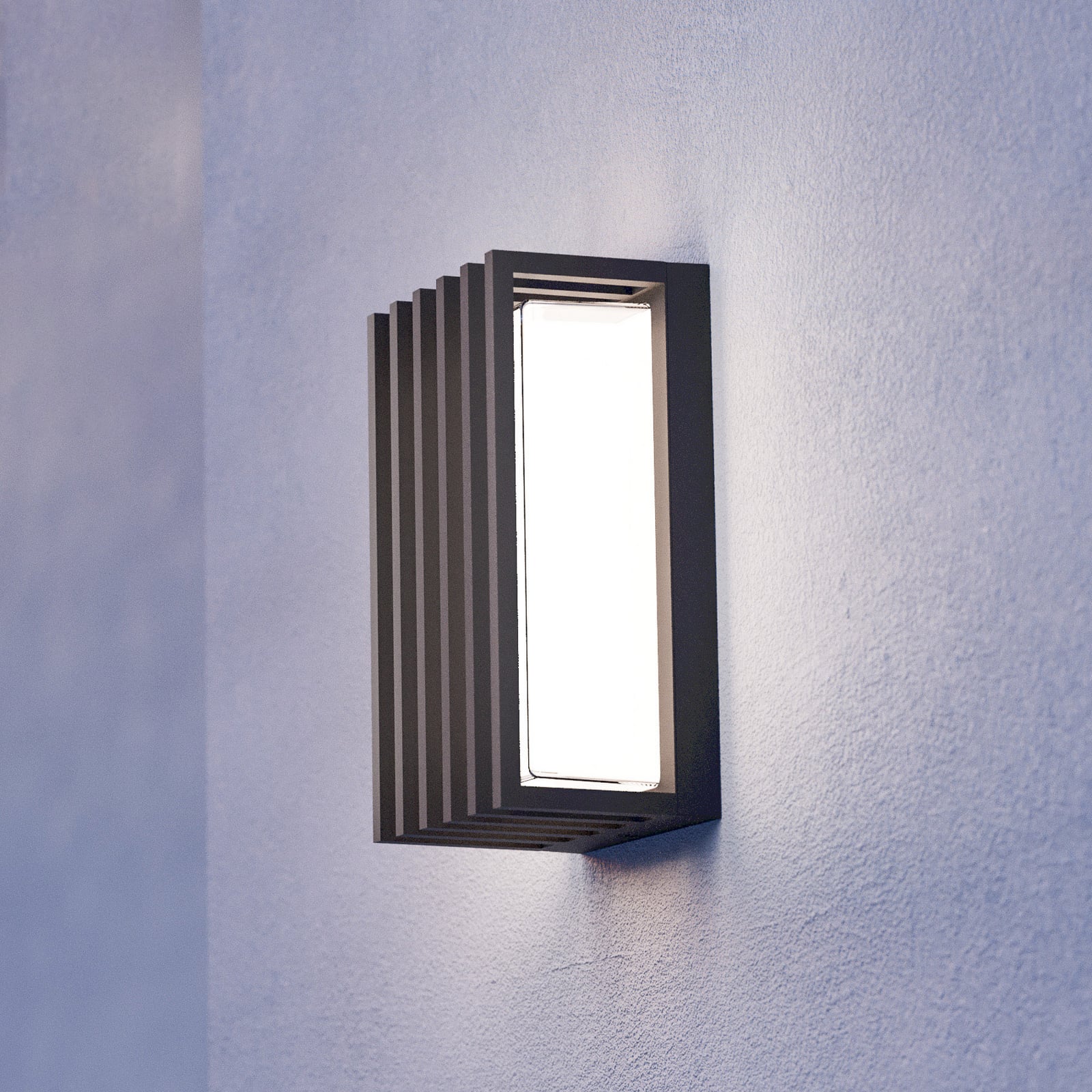 LED utevegglampe Genovese med bevegelsessensor svart IP65 forfra