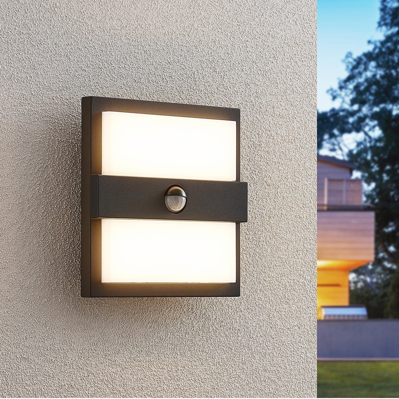 Bakside av LED utevegglampe Gylfi med bevegelsessensor