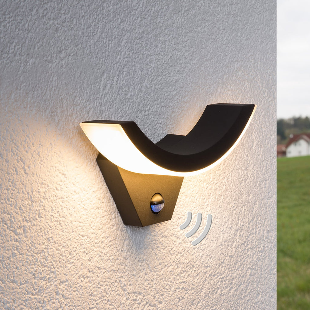 LED utevegglampe Half med bevegelsessensor antrasitt montert