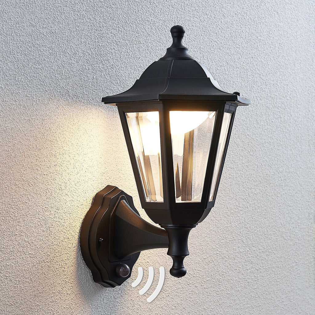 LED utevegglampe Iavo med bevegelsessensor svart front