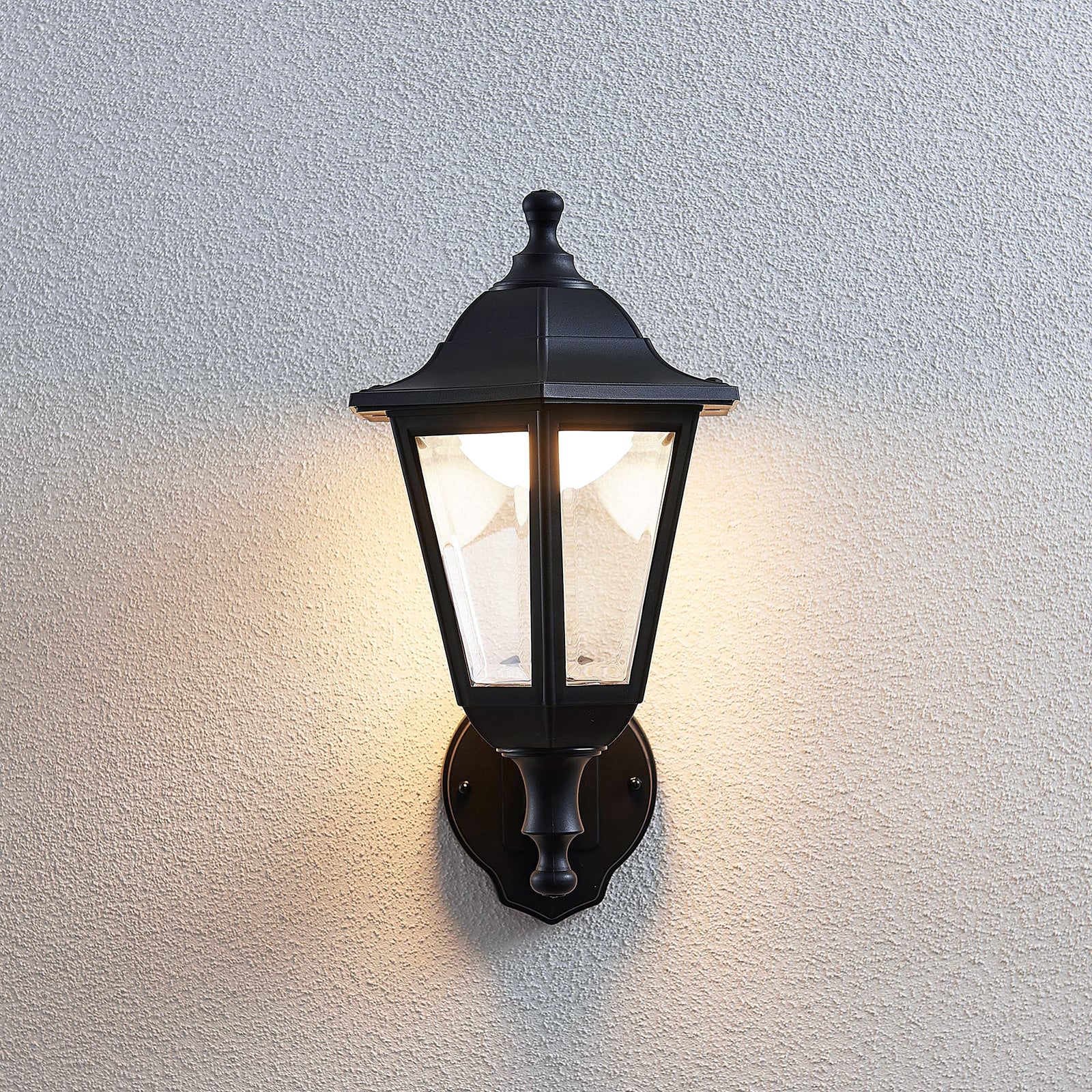LED utevegglampe Iavo med bevegelsessensor svart montert