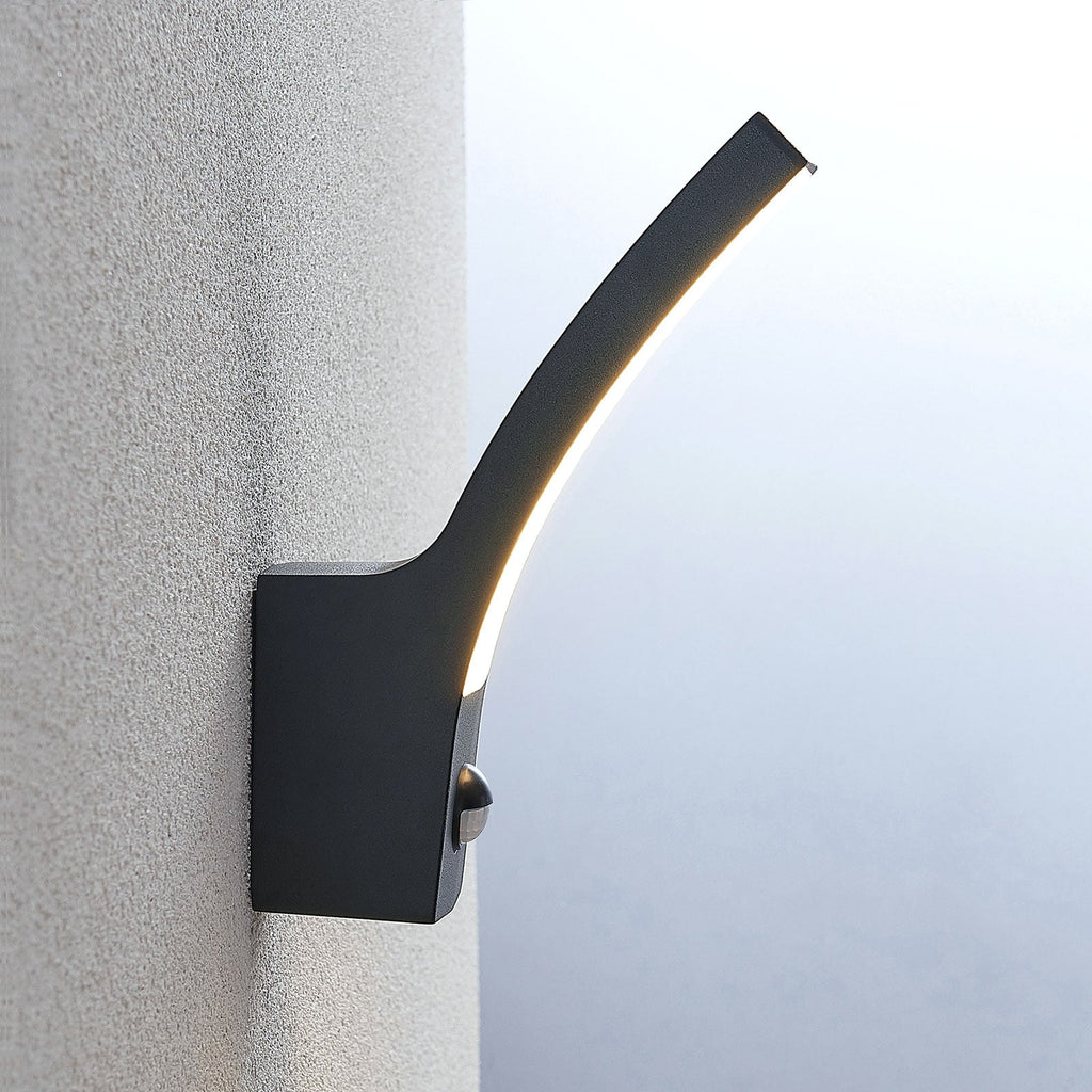 LED utevegglampe Ilvita med bevegelsessensor antrasitt lysbilde