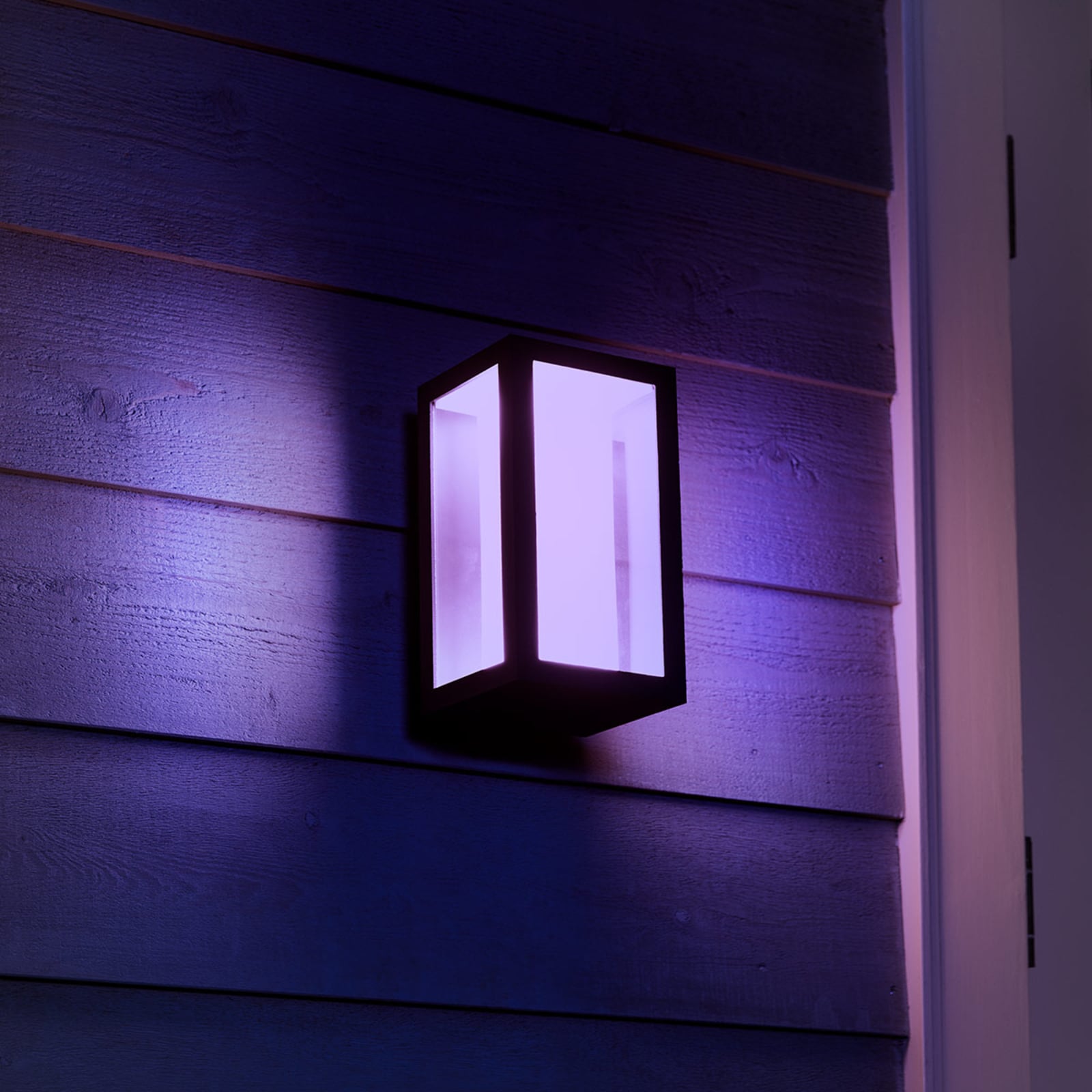 Nærbilde av LED utevegglampe Impress RGBW svart IP44 16W Philips Hue