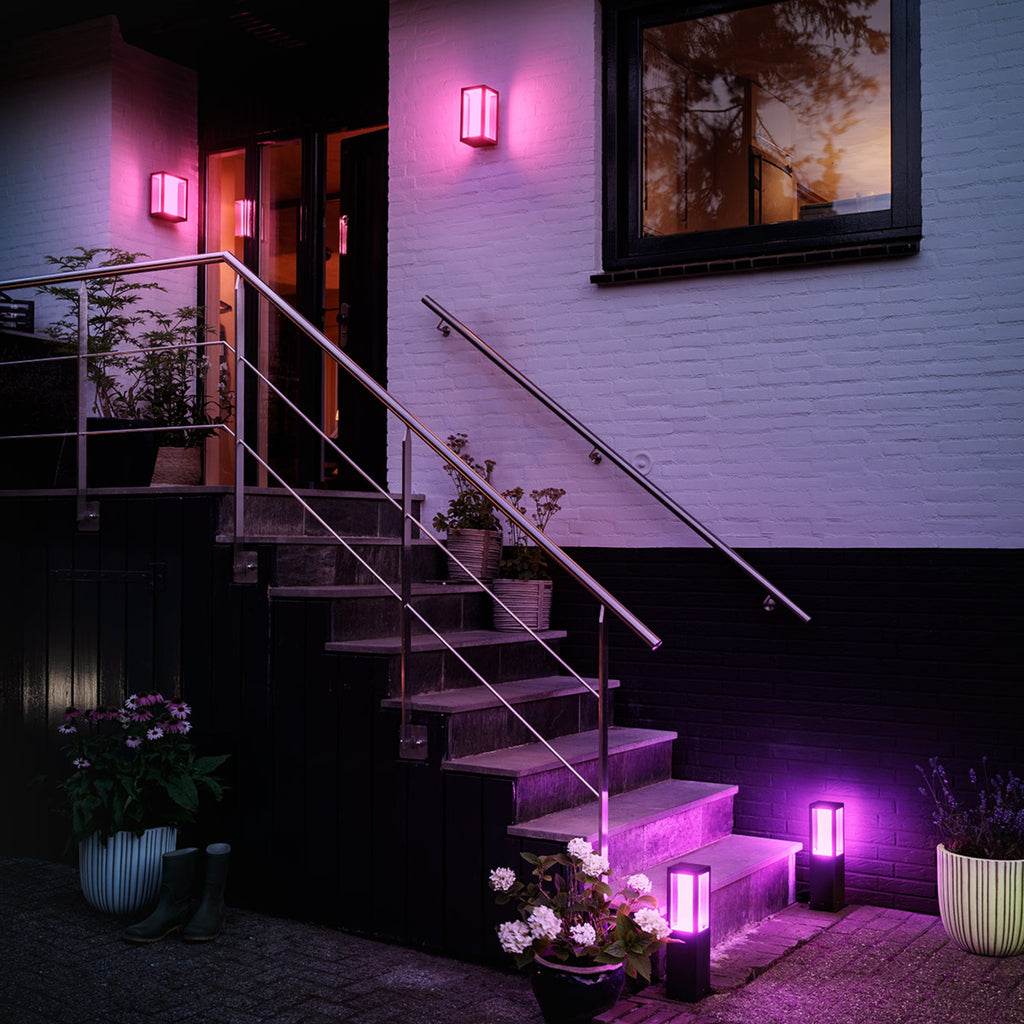 LED utevegglampe Impress RGBW svart IP44 16W Philips Hue med lysfargevalg