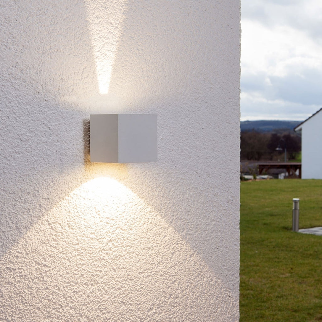 LED utevegglampe Jarno montert på vegg