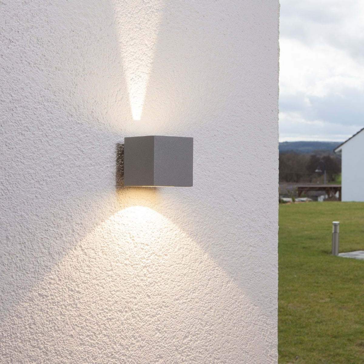 LED utevegglampe Jarno sølv aluminium bakside
