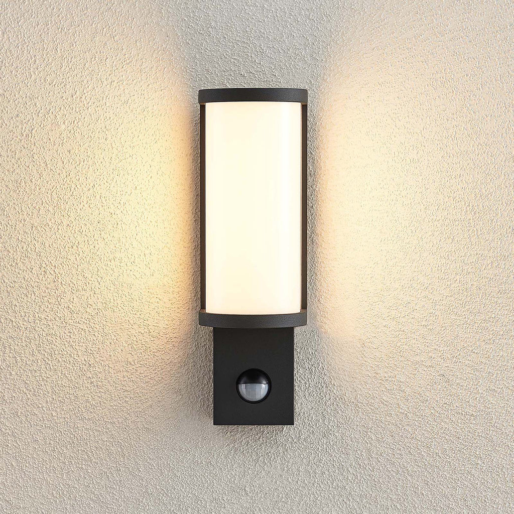 Montert LED utevegglampe Jokum med bevegelsessensor grafitt
