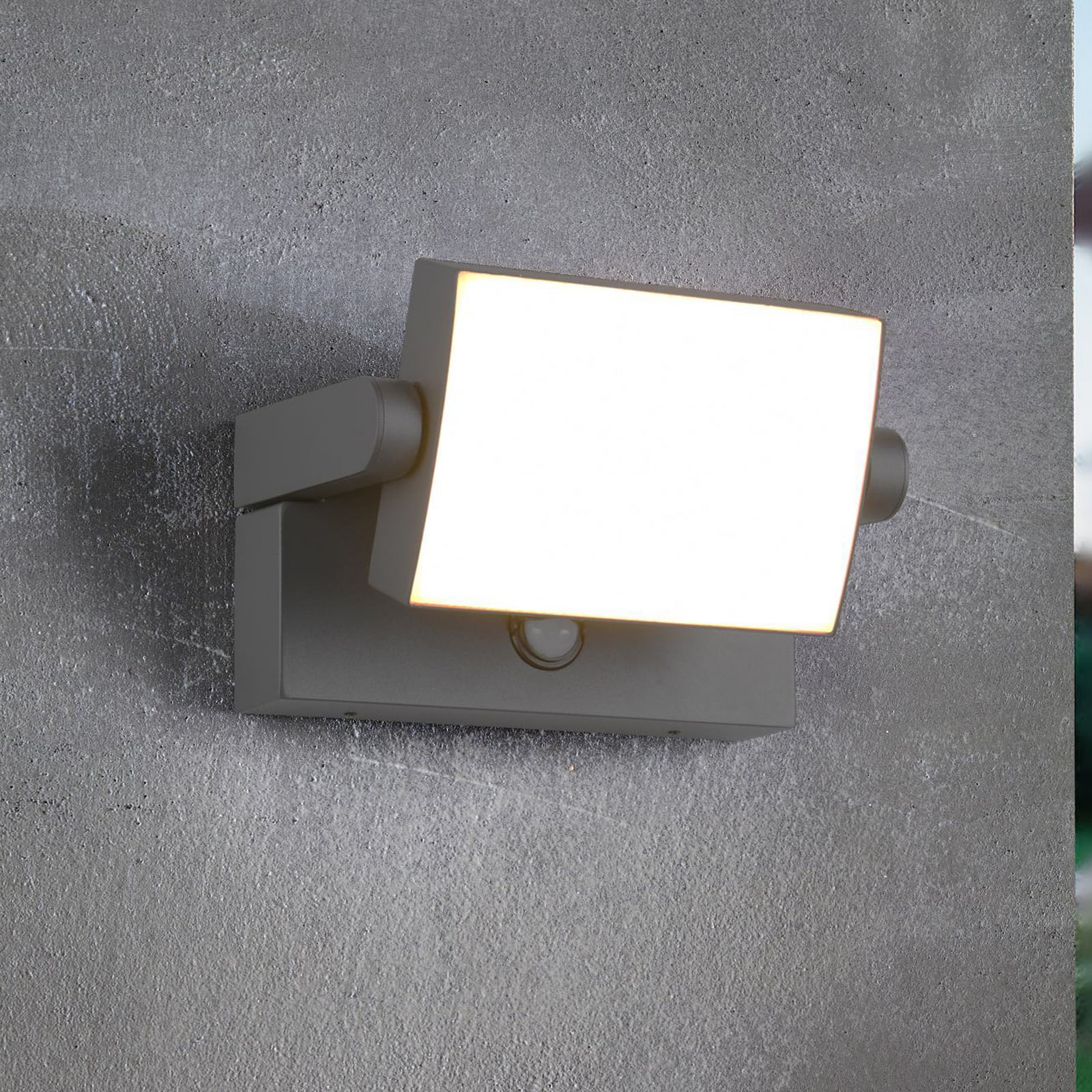 LED utevegglampe Kansas med bevegelsessensor antrasitt forfra
