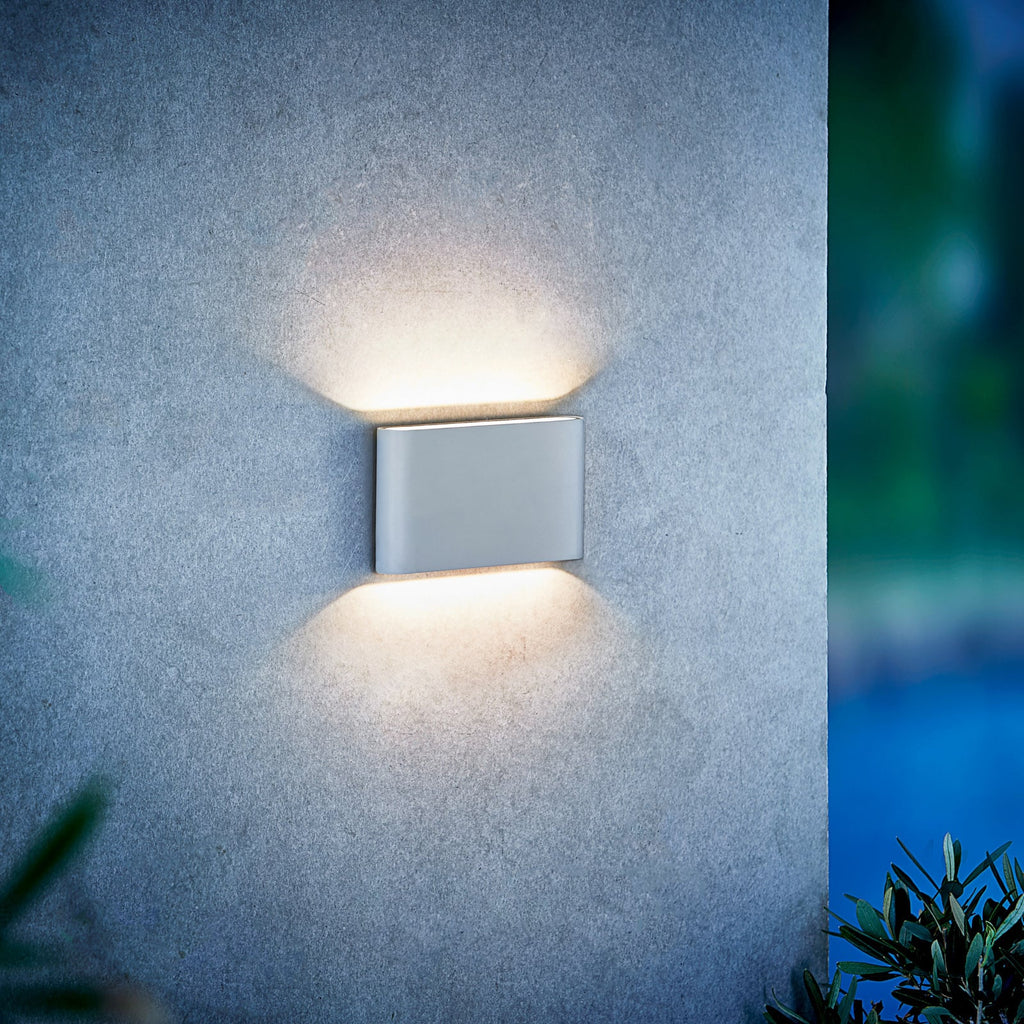 LED utevegglampe Kinver flat hvit detalj