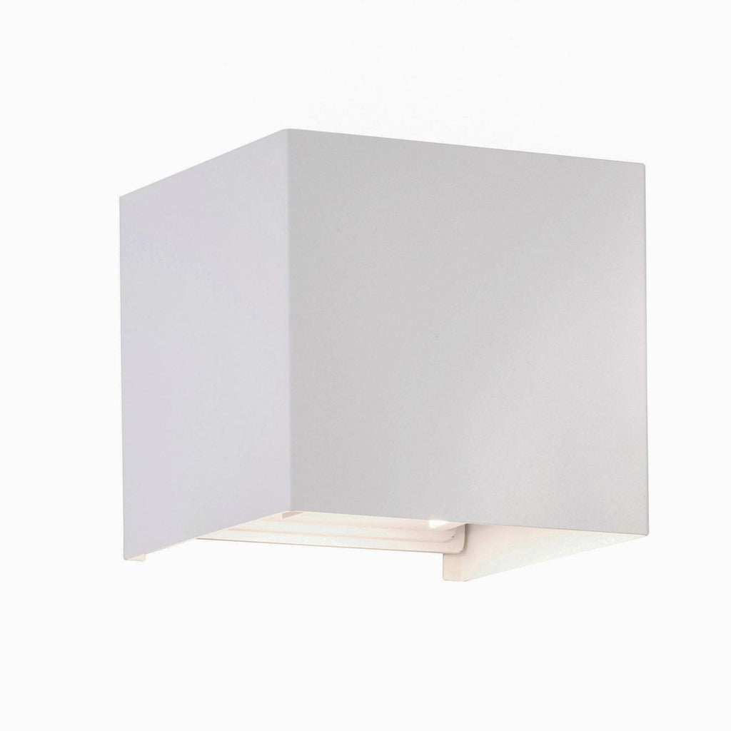 LED utevegglampe kubisk hvit 10W IP44 - FISCHER & HONSEL montert på vegg