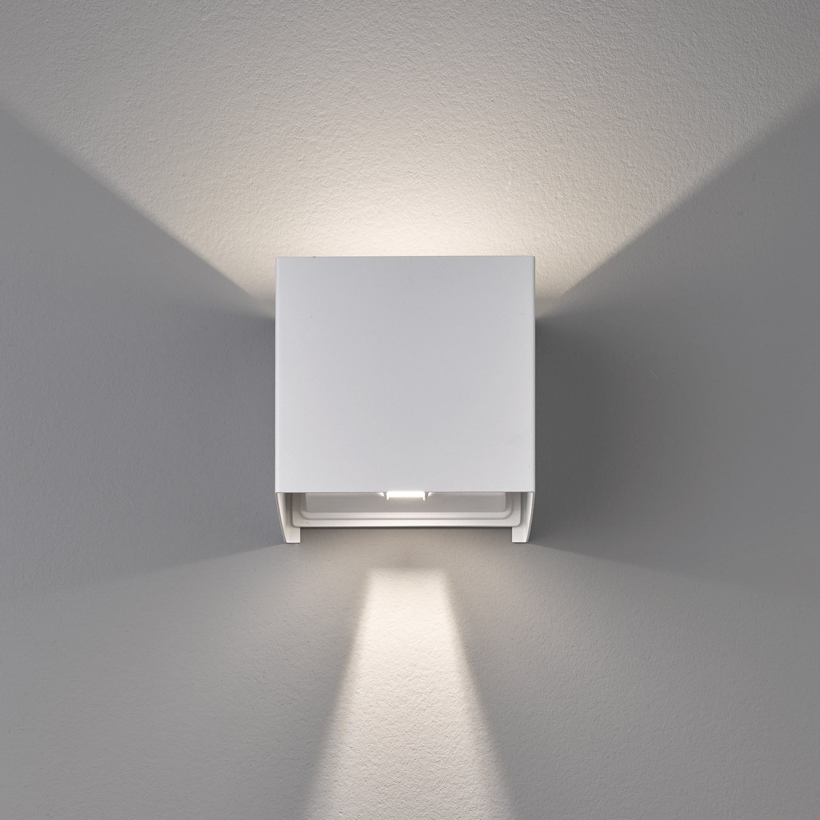 LED utevegglampe kubisk hvit 10W IP44 - FISCHER & HONSEL nærbilde av LED-lys