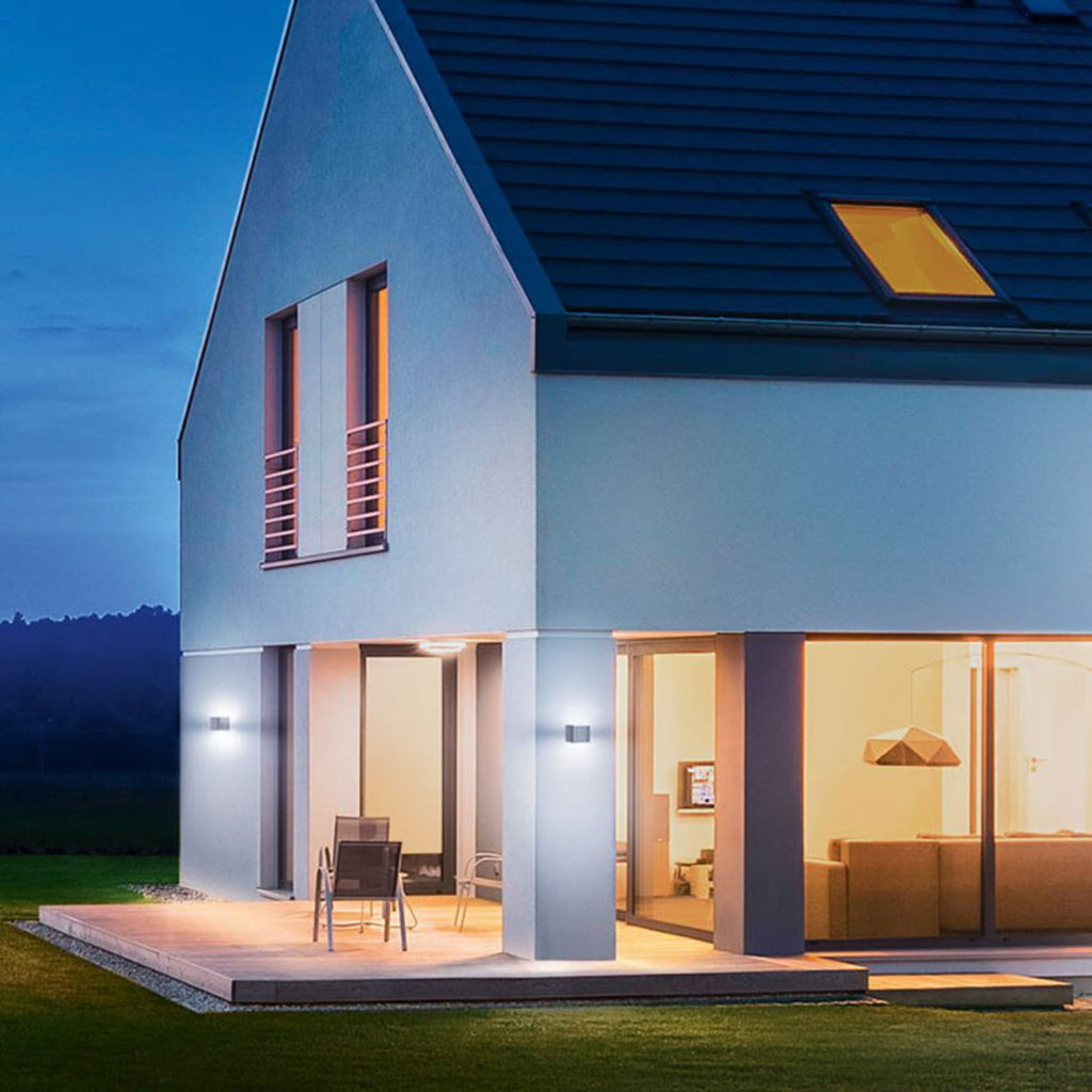 Sideprofil av LED utevegglampe L 840 SC med bevegelsessensor