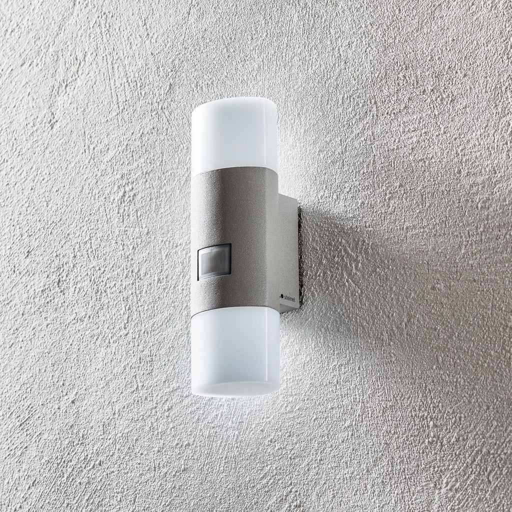 LED utevegglampe L 910 S med bevegelsessensor sølv bakside