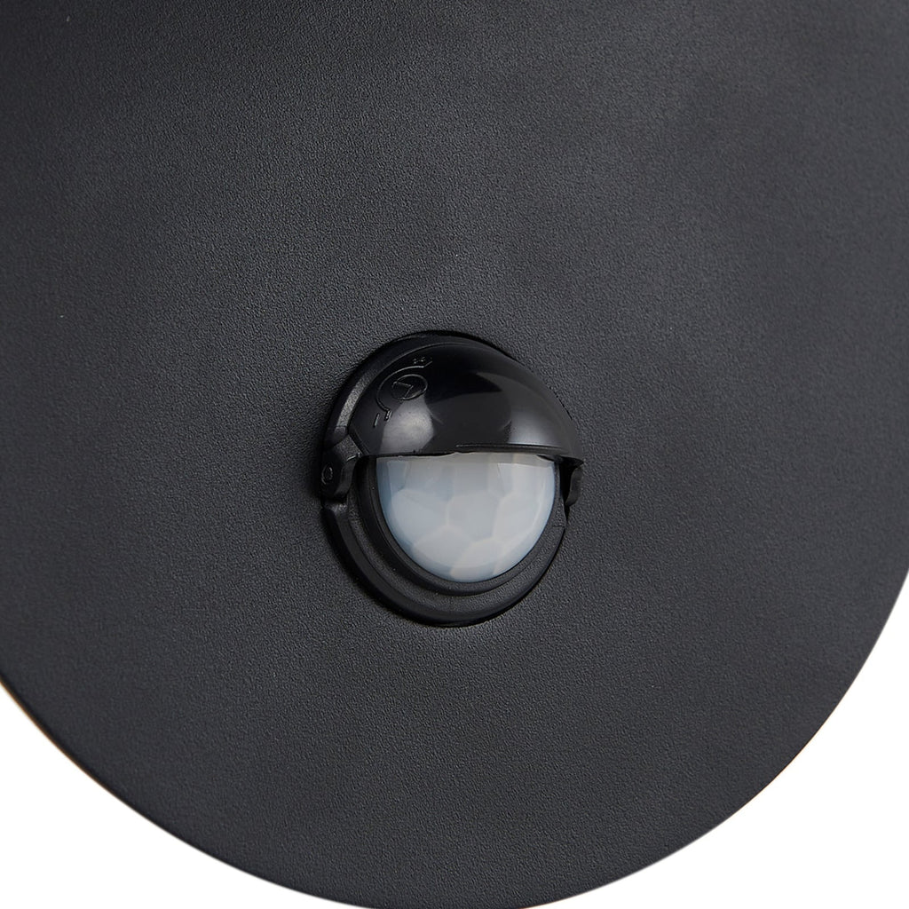 Detalj av LED-lyskilden i LED utevegglampe Lacie med bevegelsessensor svart/hvit